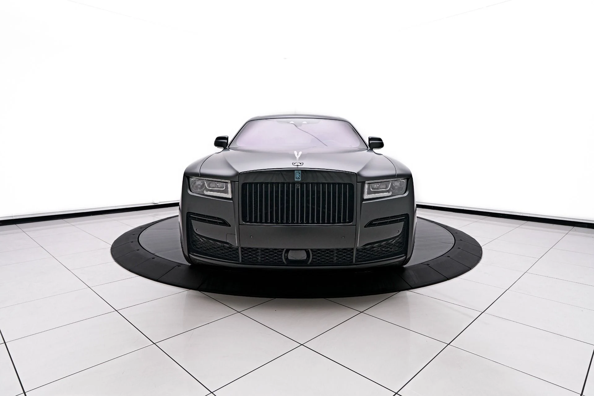 mph015_2042228050_Used_2024_Rolls_Royce_Ghost_Base_1755131984_3bda72c463