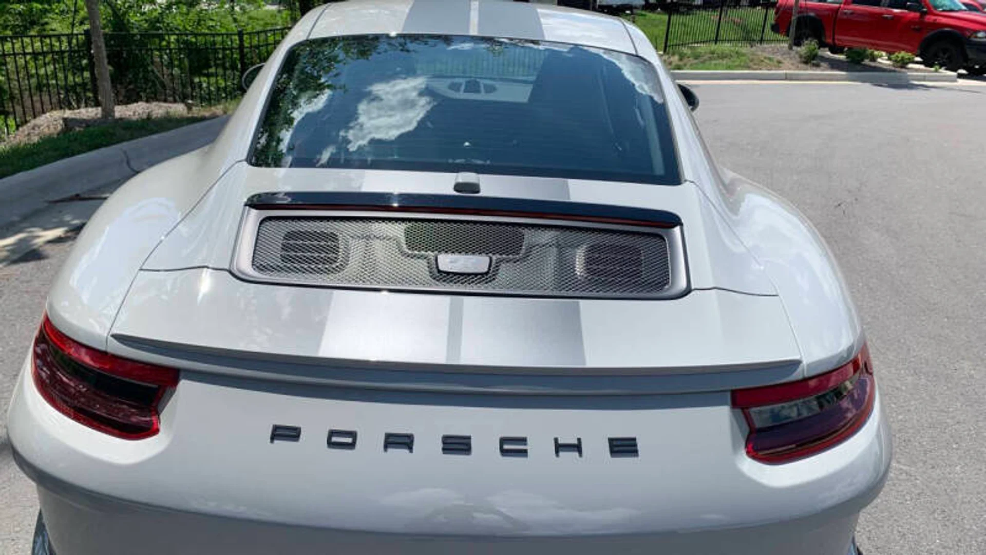 mph015_2048429642_2018_porsche_911_gt3_2dr_coupe_45f5b96fa7