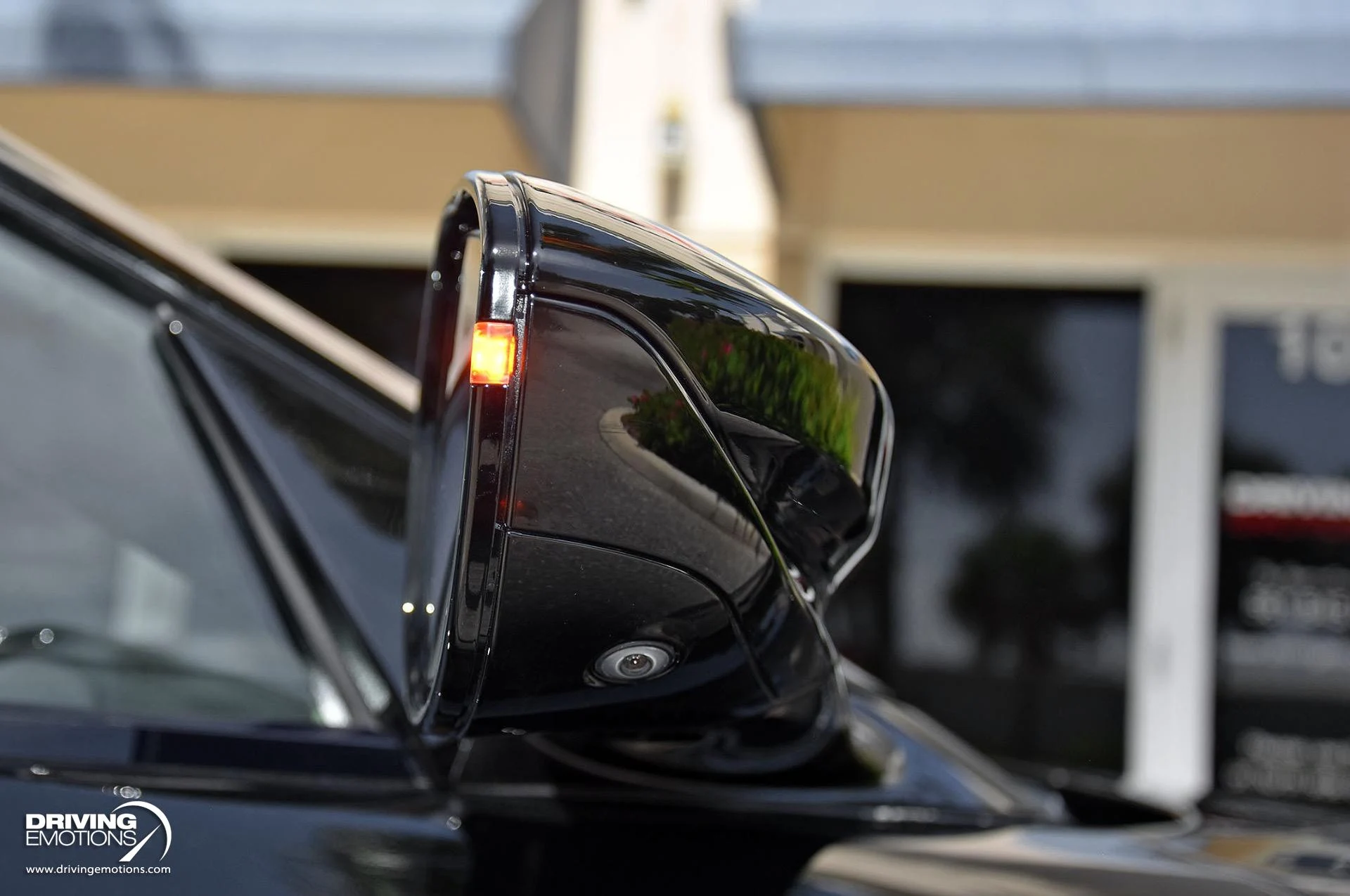 mph015_2049879548_861_p16_l_6a21ef7804