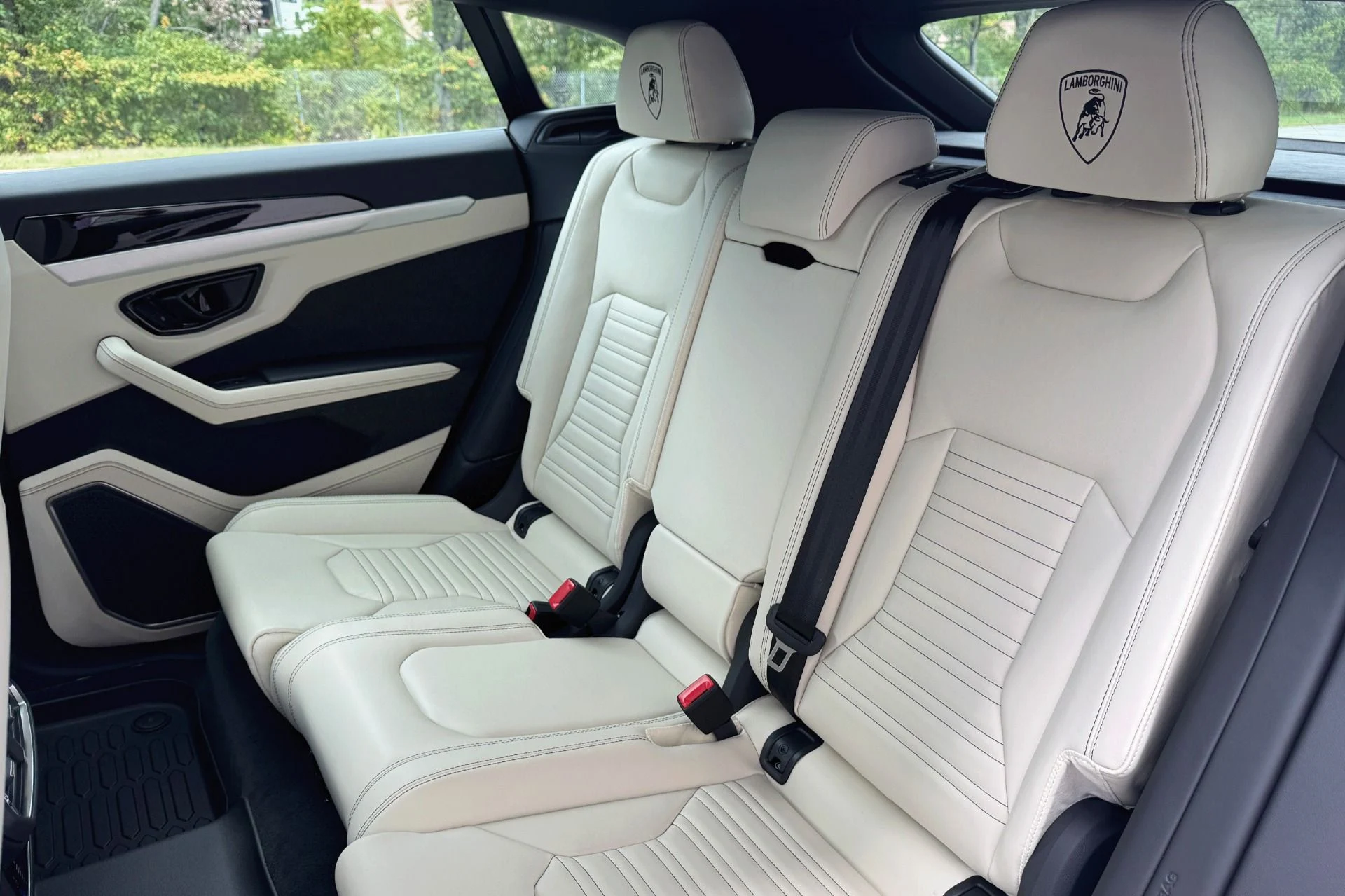 mph015_205343493_New_2025_Lamborghini_Urus_SE_1756989496_8943e2f8dd