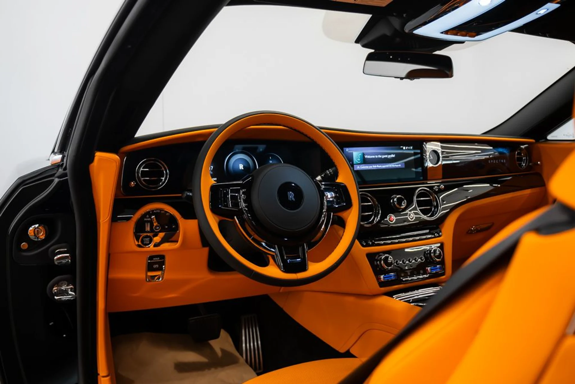 mph015_2058492856_rolls_royce_spectre_2024_jpg_v_1773863537_677492ddcb