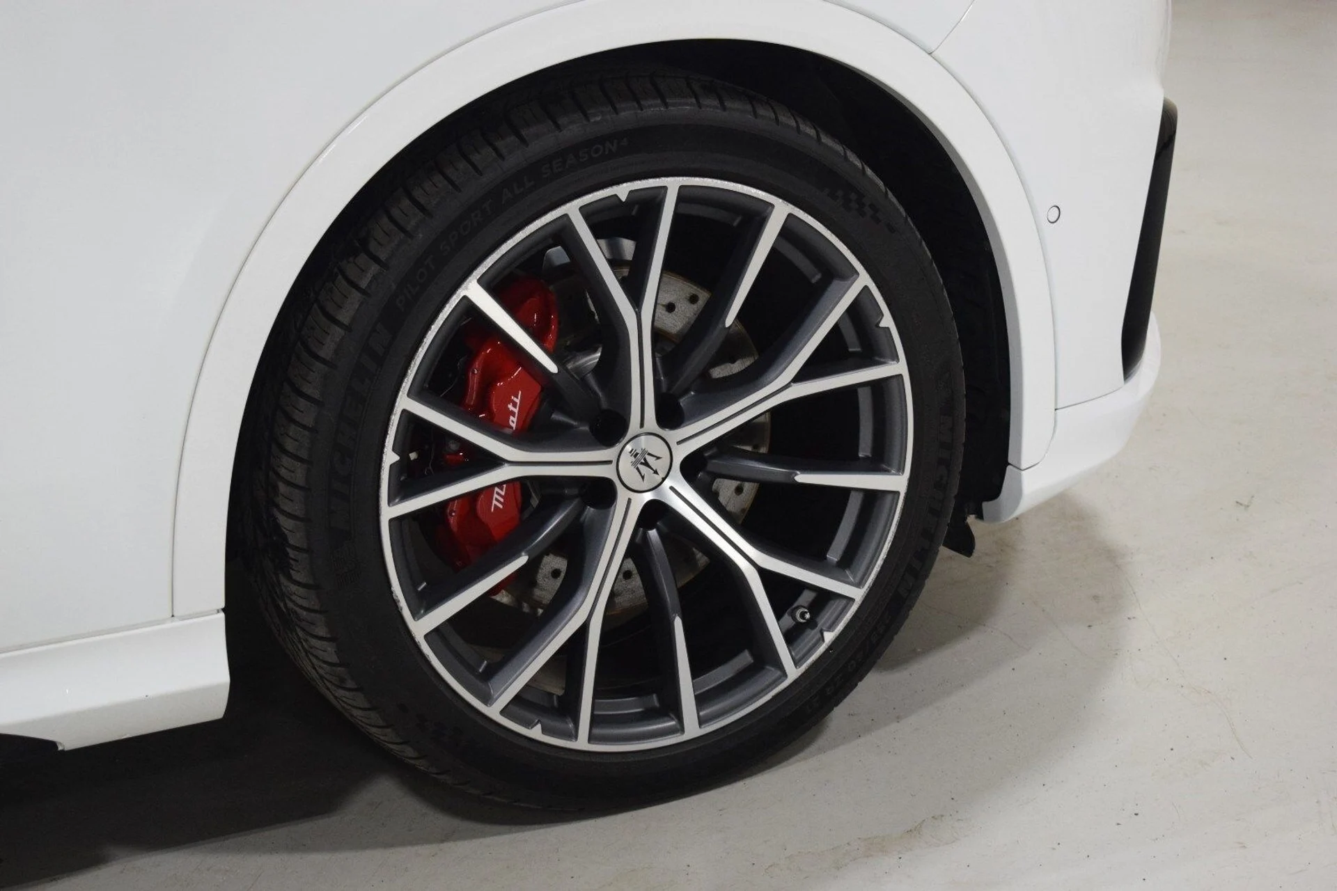 mph015_2063477800_941651660124a8f337d4fc1b8519cfb5x_bf3648bd06