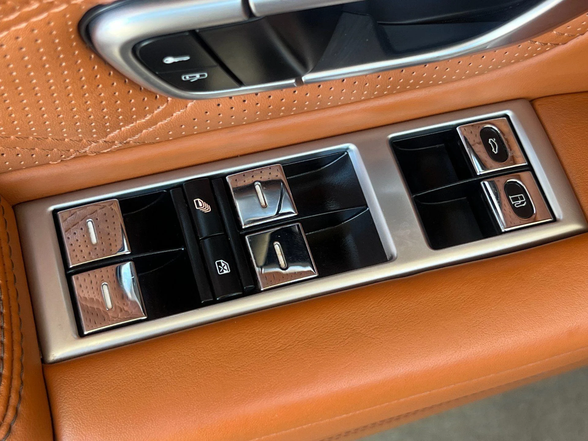 mph015_2071281502_Used_2013_Bentley_Continental_GTC_GT_V8_Convertible_1781081271_26988127ae