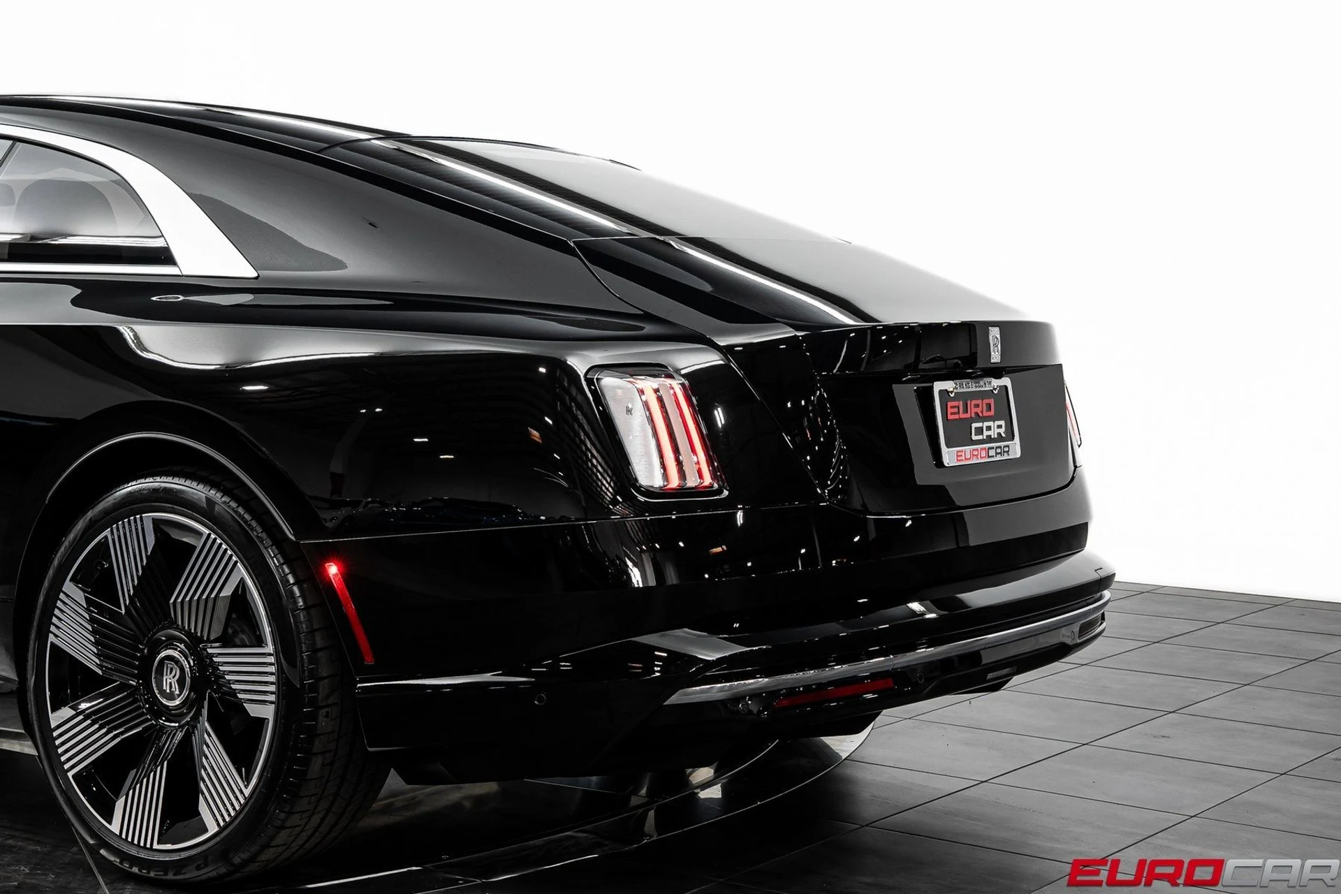 mph015_2071606584_image_16_bfd962e55d