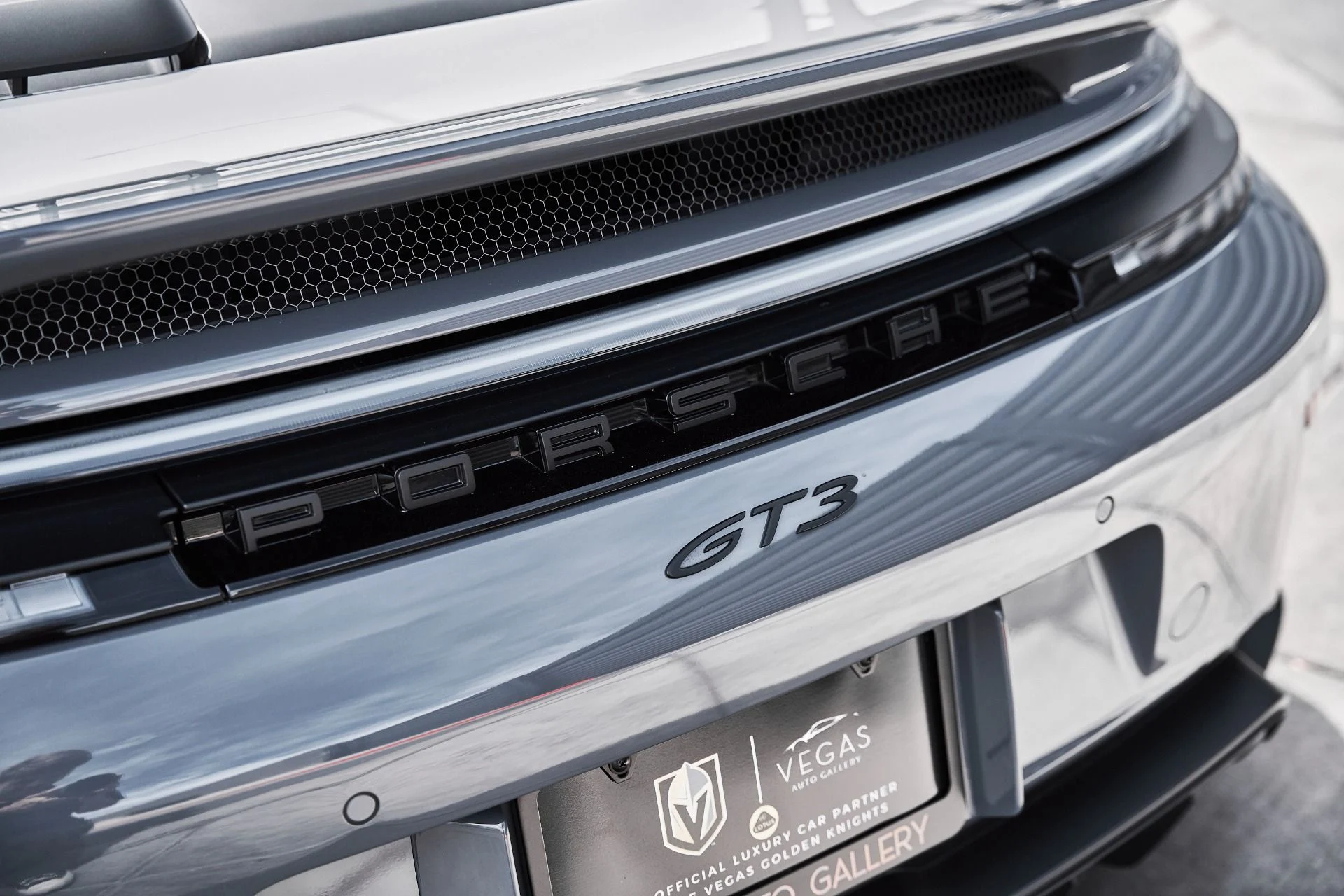 mph015_2073763322_Used_2025_Porsche_911_GT_3_1775332854_406a119e4f