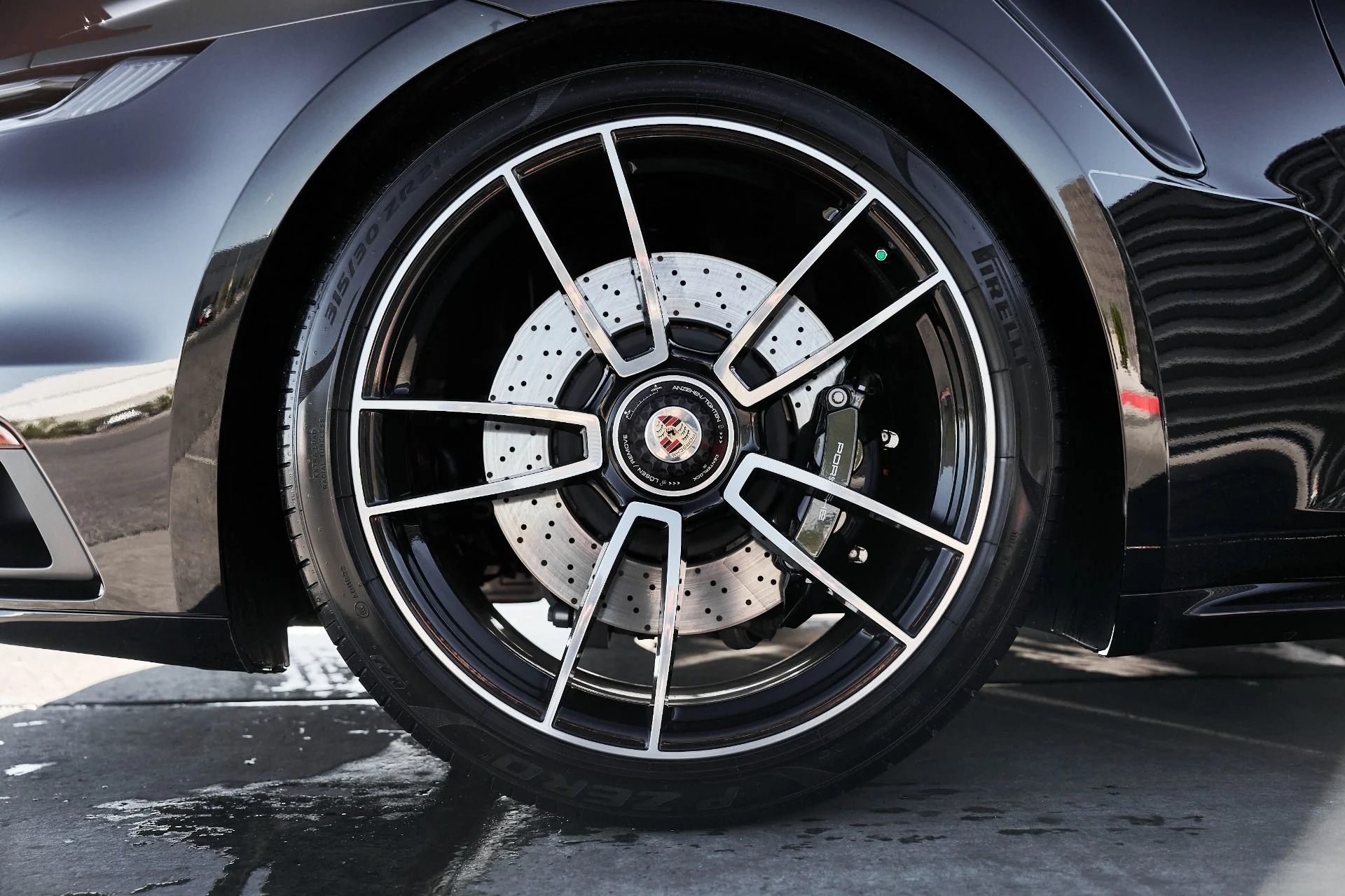 mph015_2079652337_Used_2024_Porsche_911_Turbo_1765937755_4541ee4482