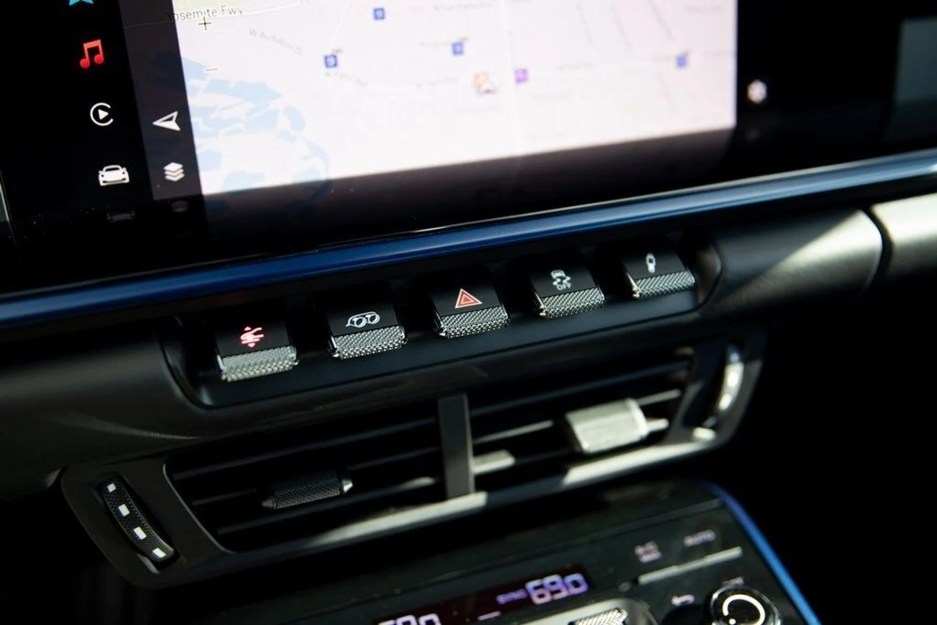 mph015_2086986068_9d07f8b64381f29a980a9516bbbdca48x_105d6233ec