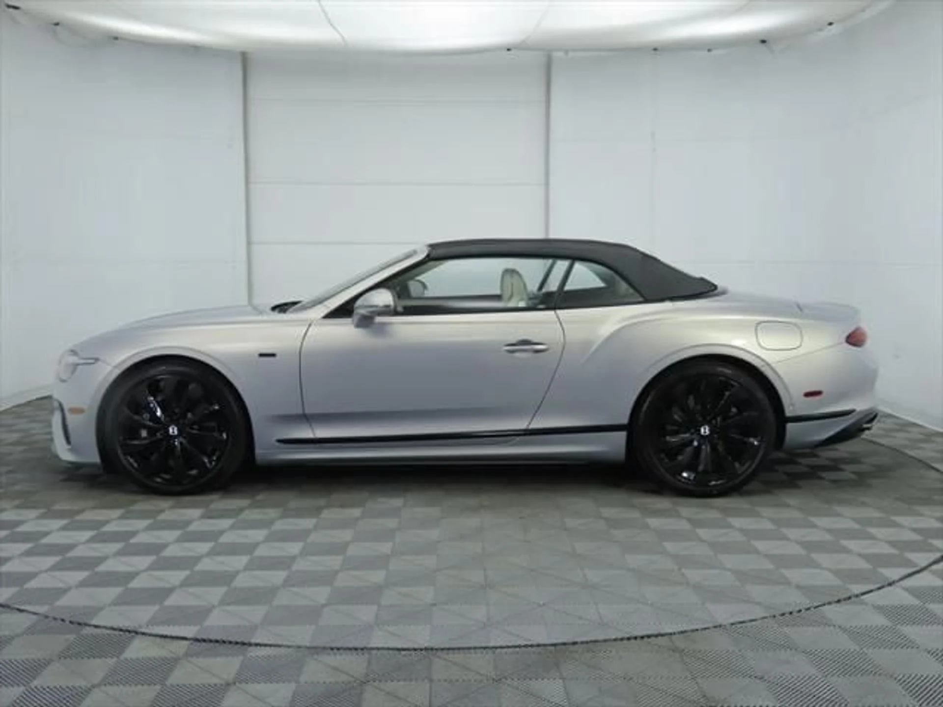 mph015_2087998643_new_2025_bentley_continental_gtblackeditionconvertible_8119_22910189_16_640_95490b6d9e