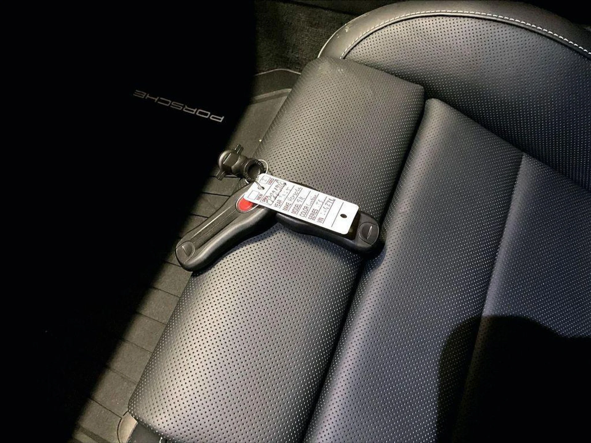 mph015_2089640987_Uim9_Q37_OV_Ly04_Kib4_M_m_Rj91_JM_b3436121e9