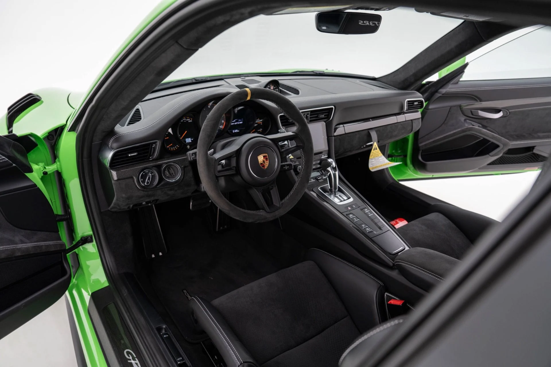 mph015_2091425962_Used_2019_Porsche_911_GT_3_RS_1774471163_ce665c03ef