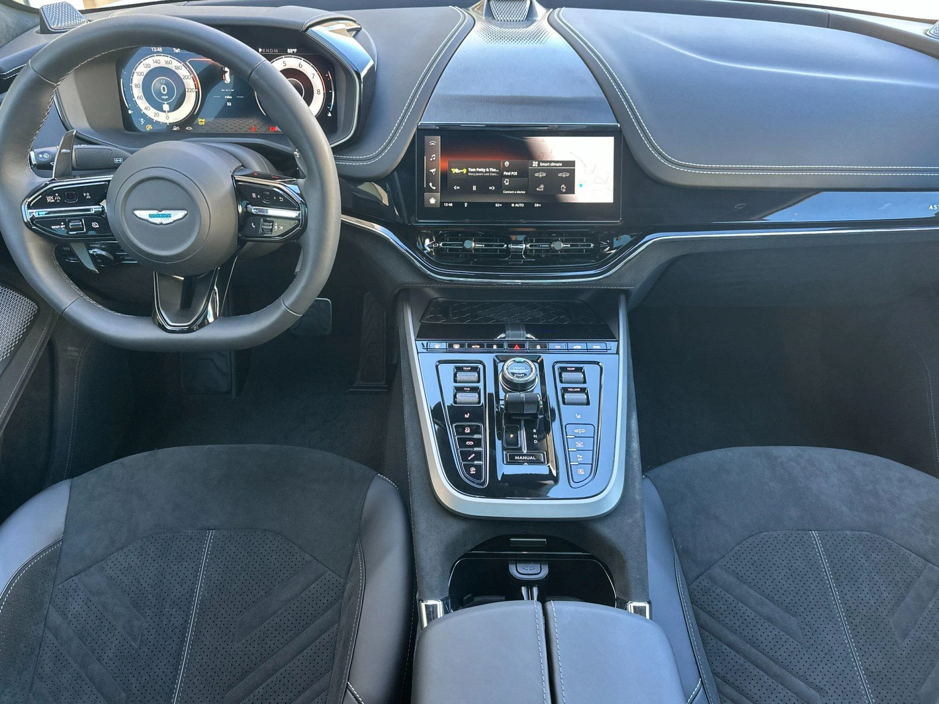 mph015_2091885535_New_2026_Aston_Martin_DBX_S_1790736471_39b0e65040