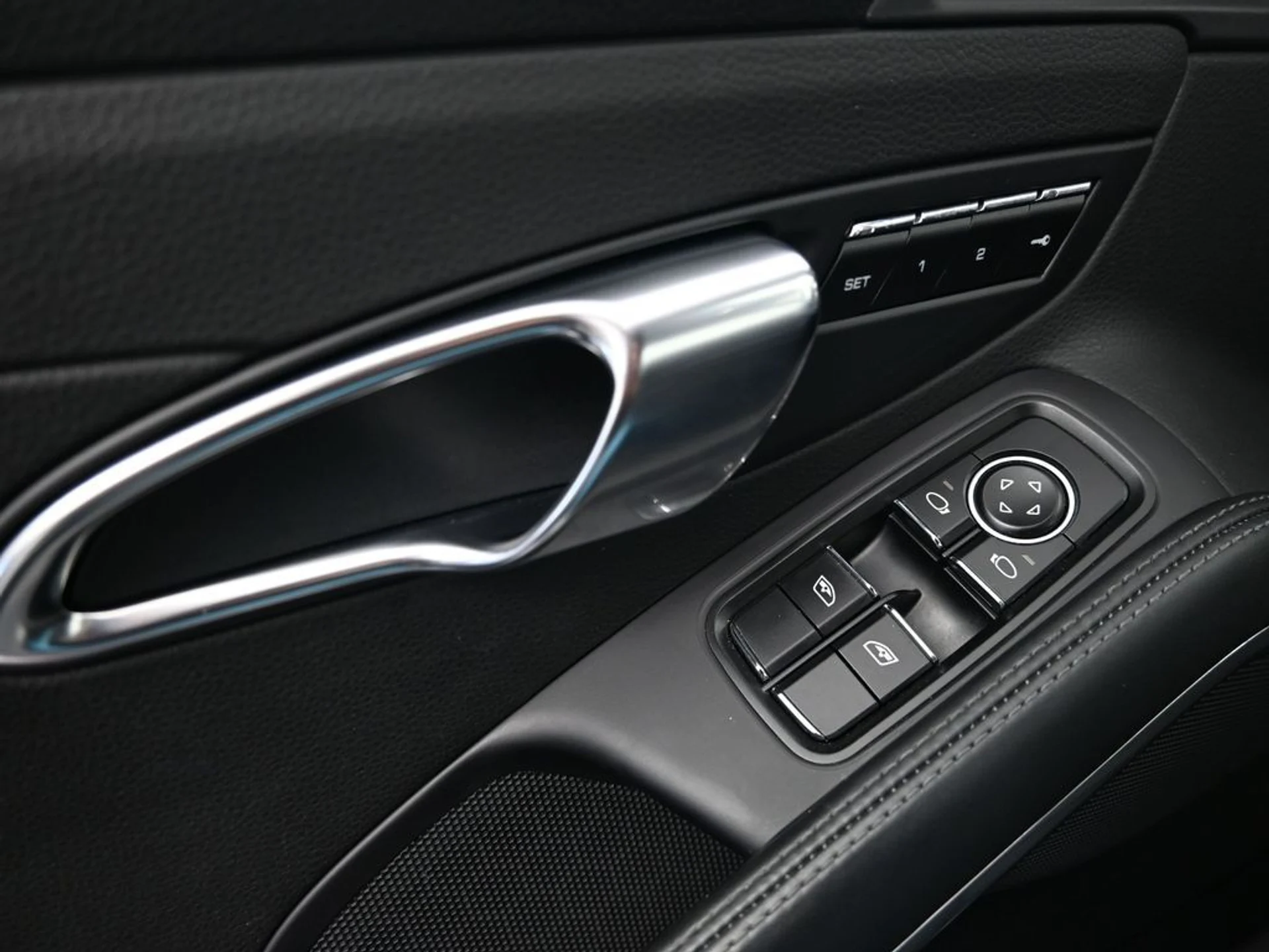 mph015_2092851296_73f61ad4680a7bde0559c4a1ccec60c4x_8486318593