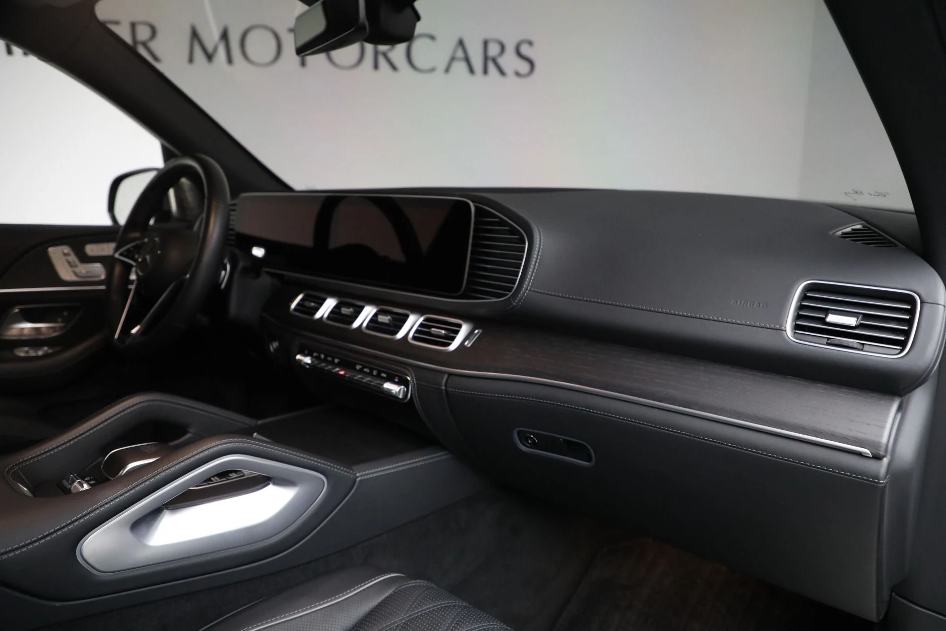 mph015_2093144761_Used_2024_Mercedes_Benz_Maybach_GLS_600_4_MATIC_1763566365_91f581d970