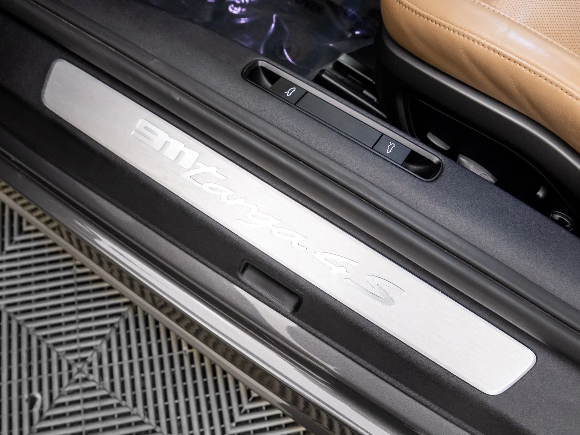 mph015_2094242231_d5c2c16b2214d1f3faf3cea9318196b7x_8fd0c1ea9b