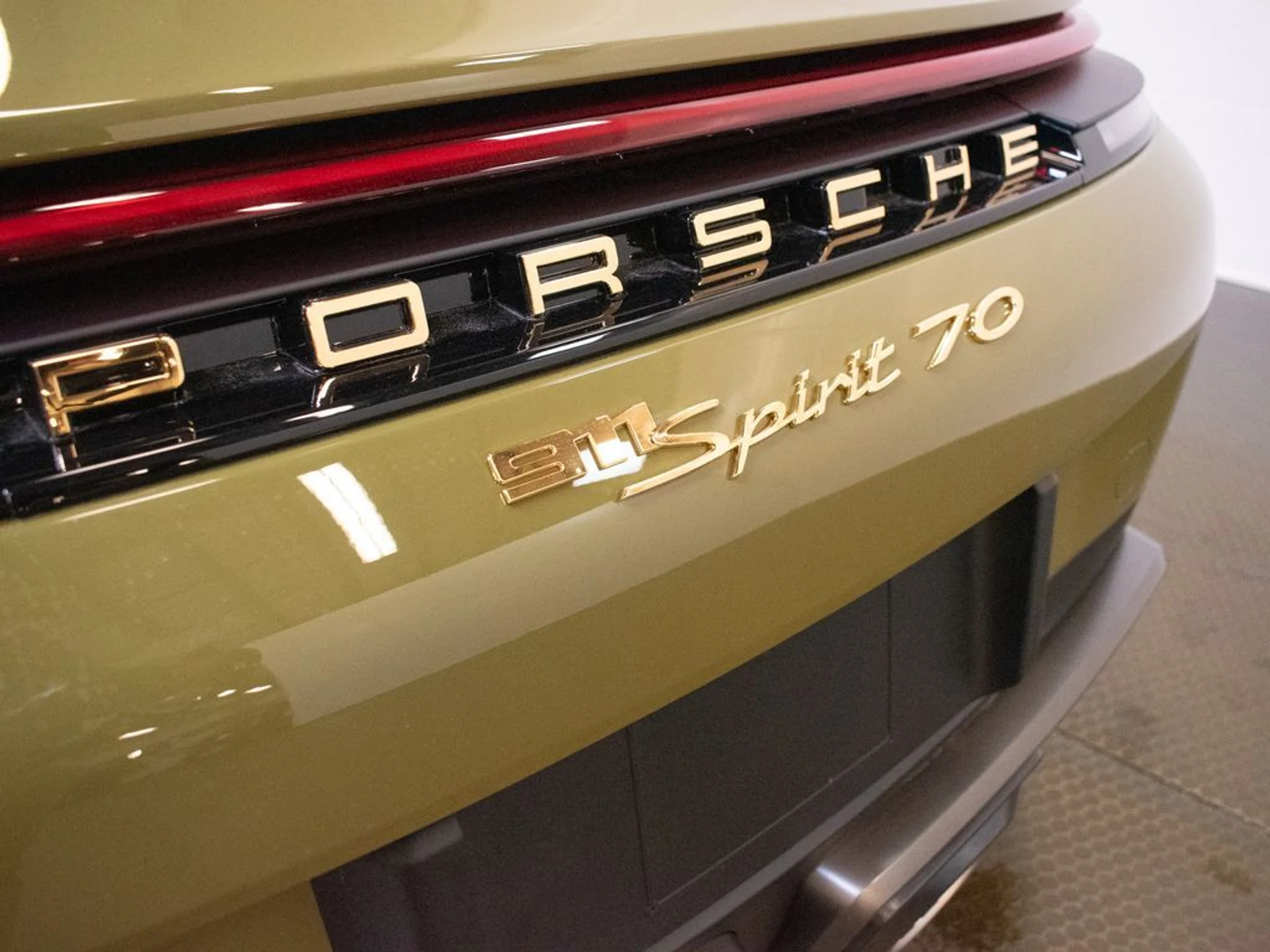 mph015_2096560556_7ac39336413aaa406c0829ddd9a6bd99x_05d48c34ae