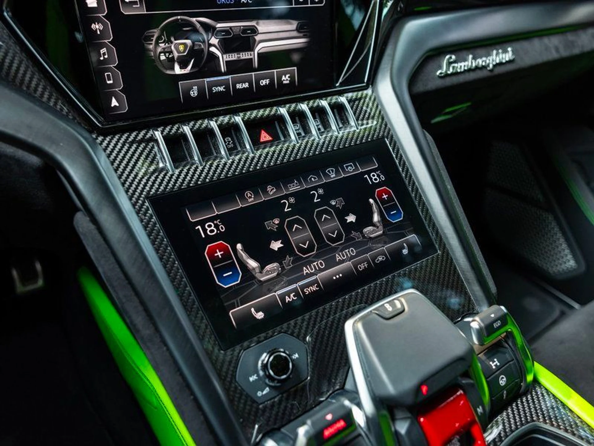 mph015_2115725255_36818667_07956_2021_lamborghini_urus_016_77e7c1d0b0