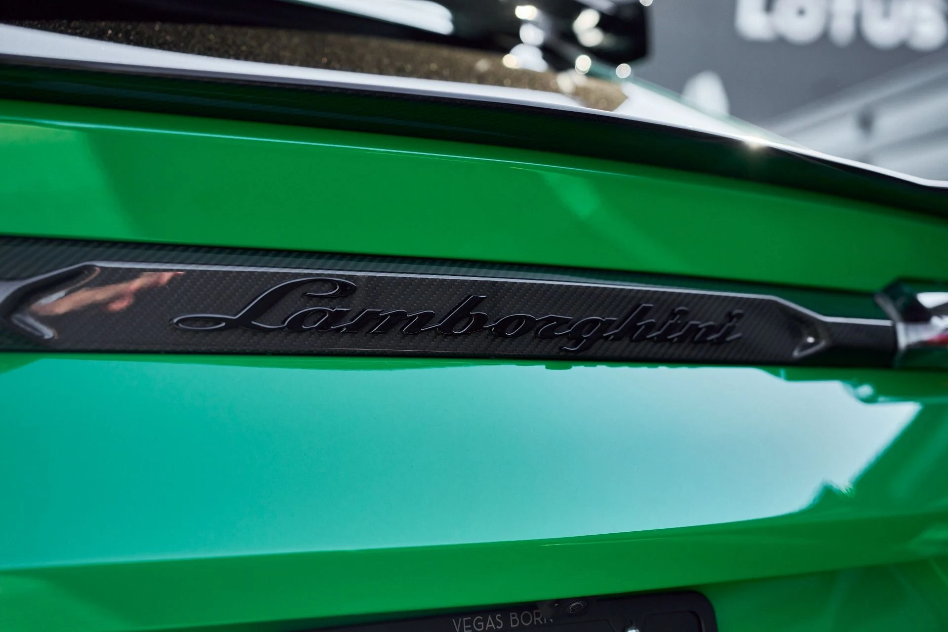 mph015_2127856046_Used_2024_Lamborghini_Urus_Performante_1764124747_13a0b44cec