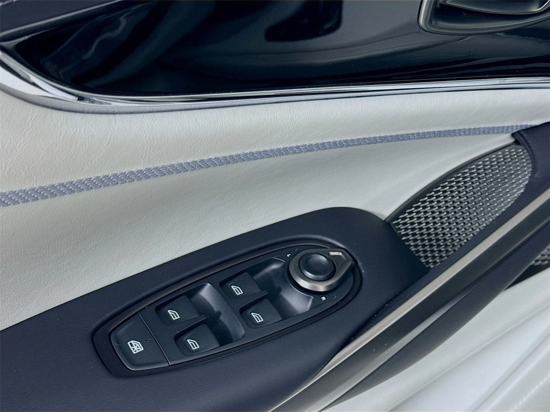 mph015_2132632372_14559460064ec32ab22edd15106f98bax_fe238fb2b2