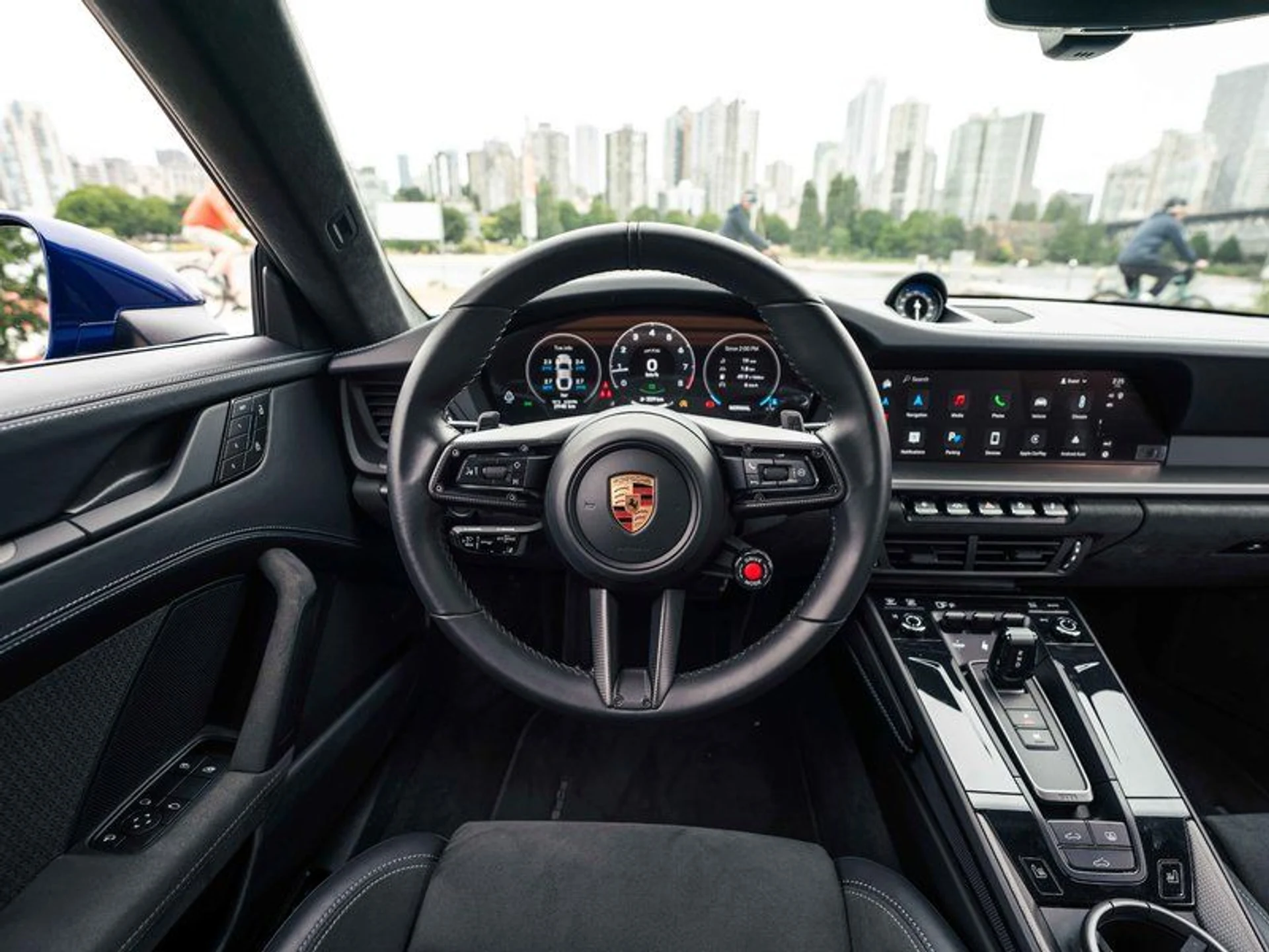mph015_2141070347_38706254_05507_2025_porsche_911_016_4815383524
