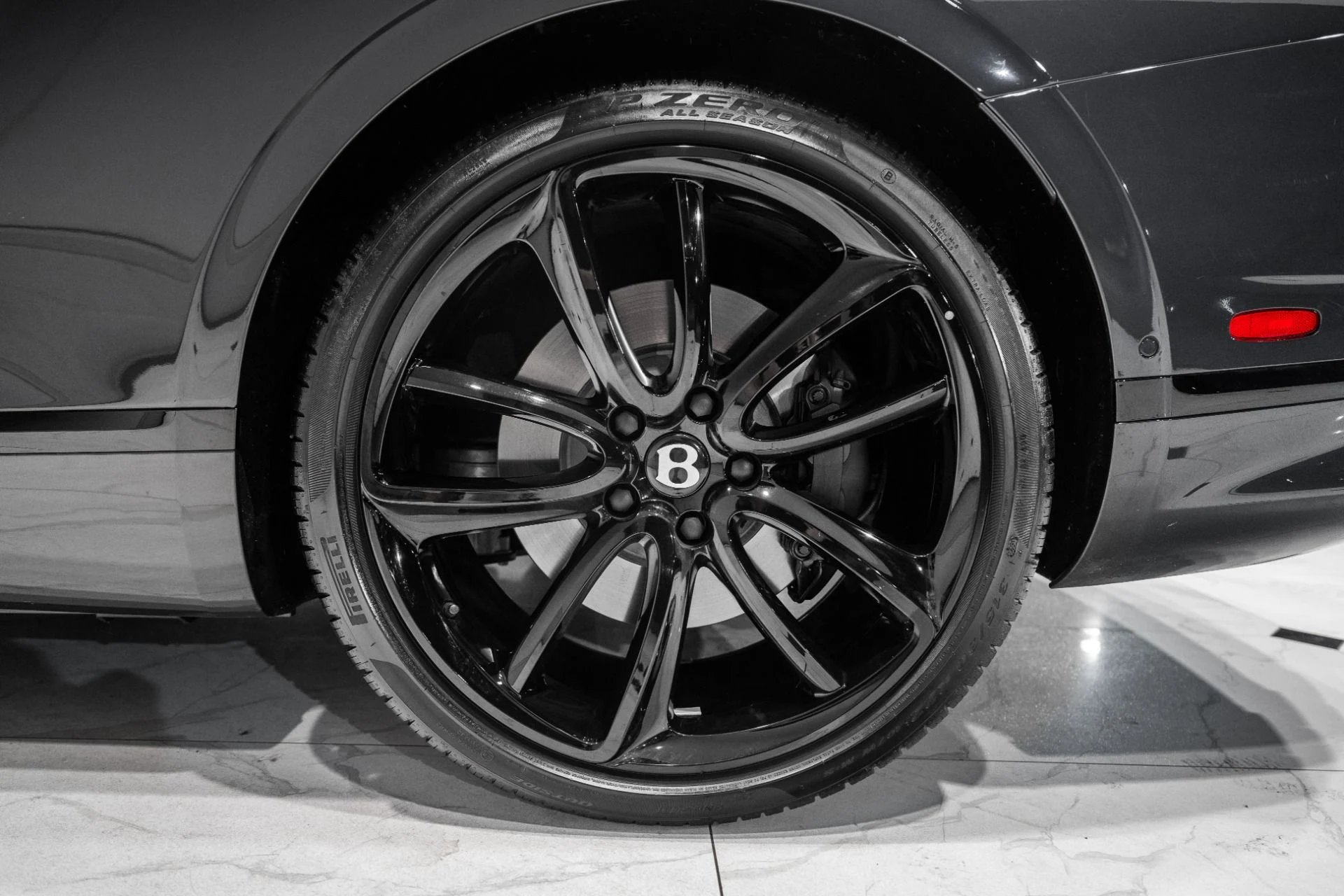 mph015_2141364694_Used_2024_Bentley_Continental_GT_V8_1787756701_22b90290f4