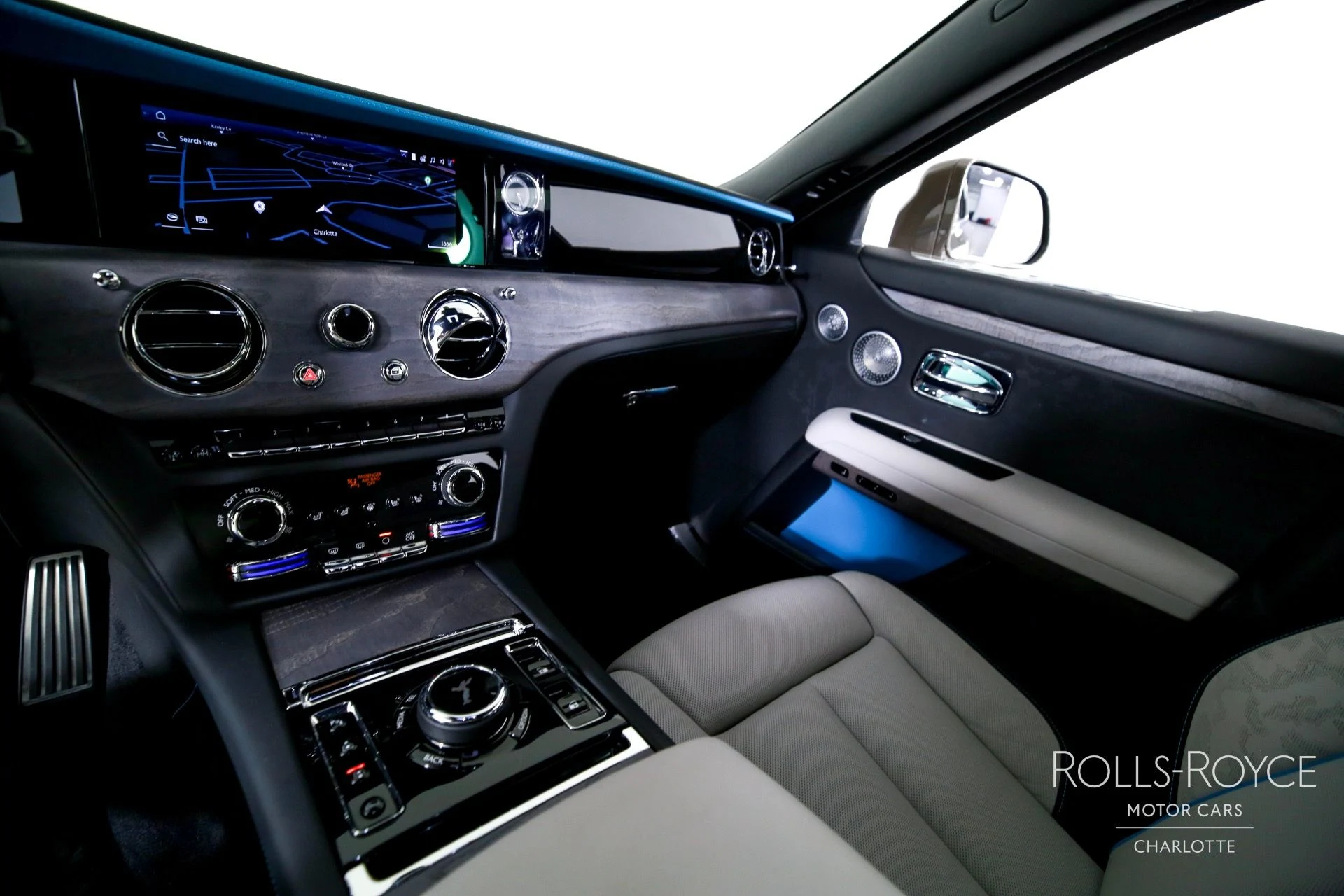 mph015_2146742193_Used_2025_Rolls_Royce_Ghost_1759510962_30dfe4d192