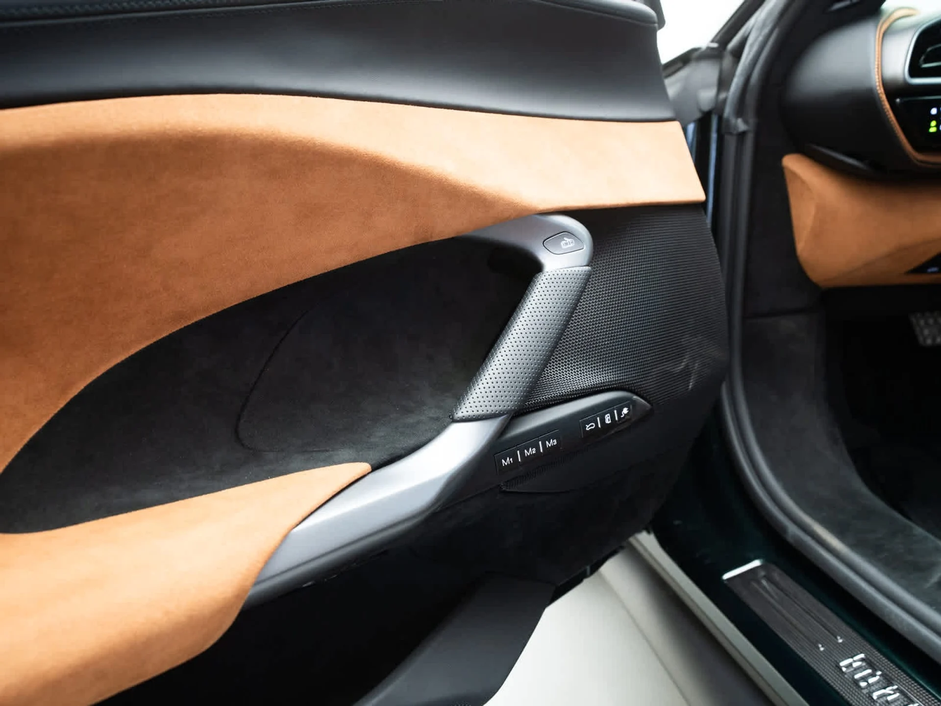 mph015_2152022422_76f7ec906dbe25ad57ec027fc2c652b3x_8c7c498a7c