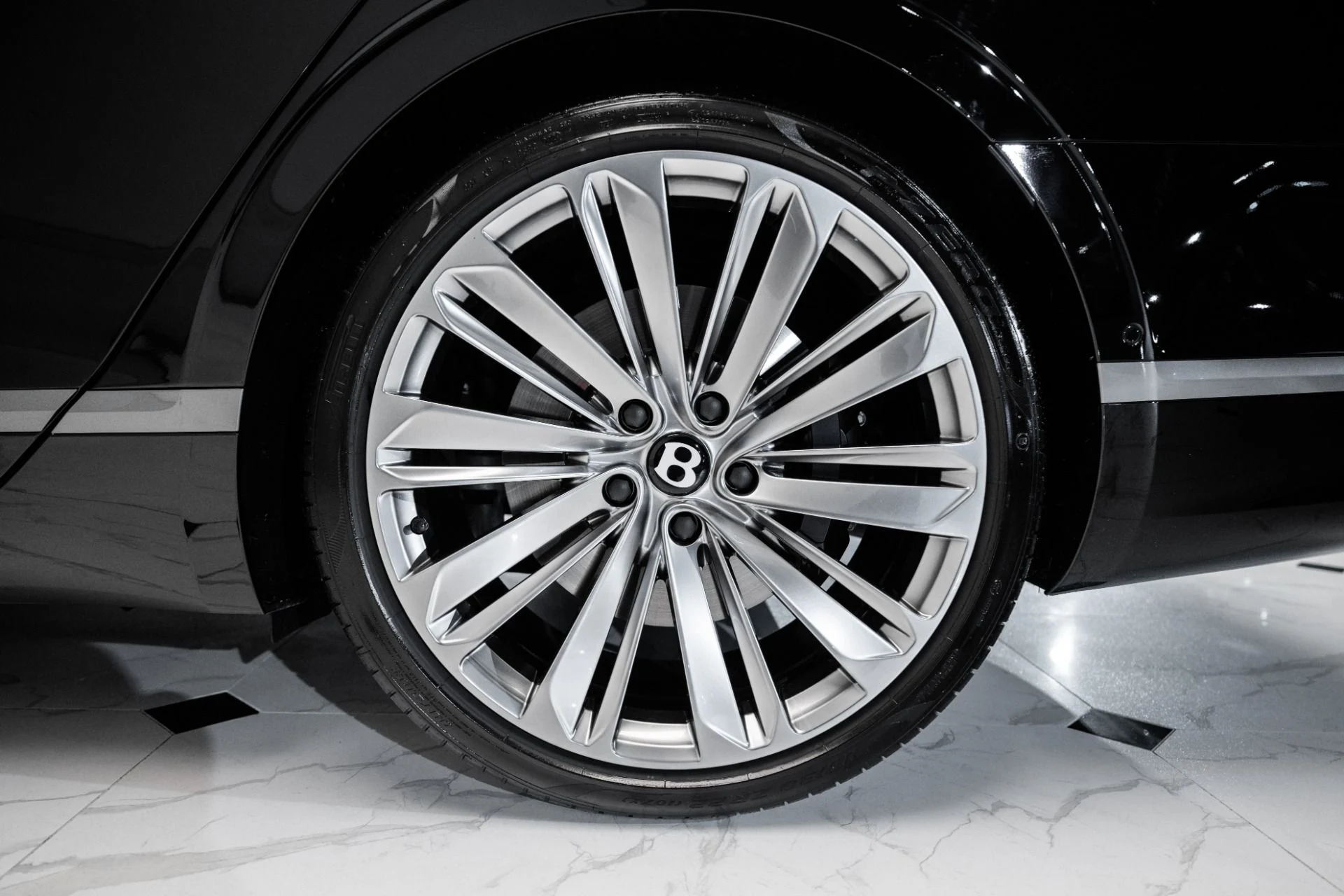 mph015_2156058644_Used_2024_Bentley_Flying_Spur_Speed_1741190012_5c2e9256fd