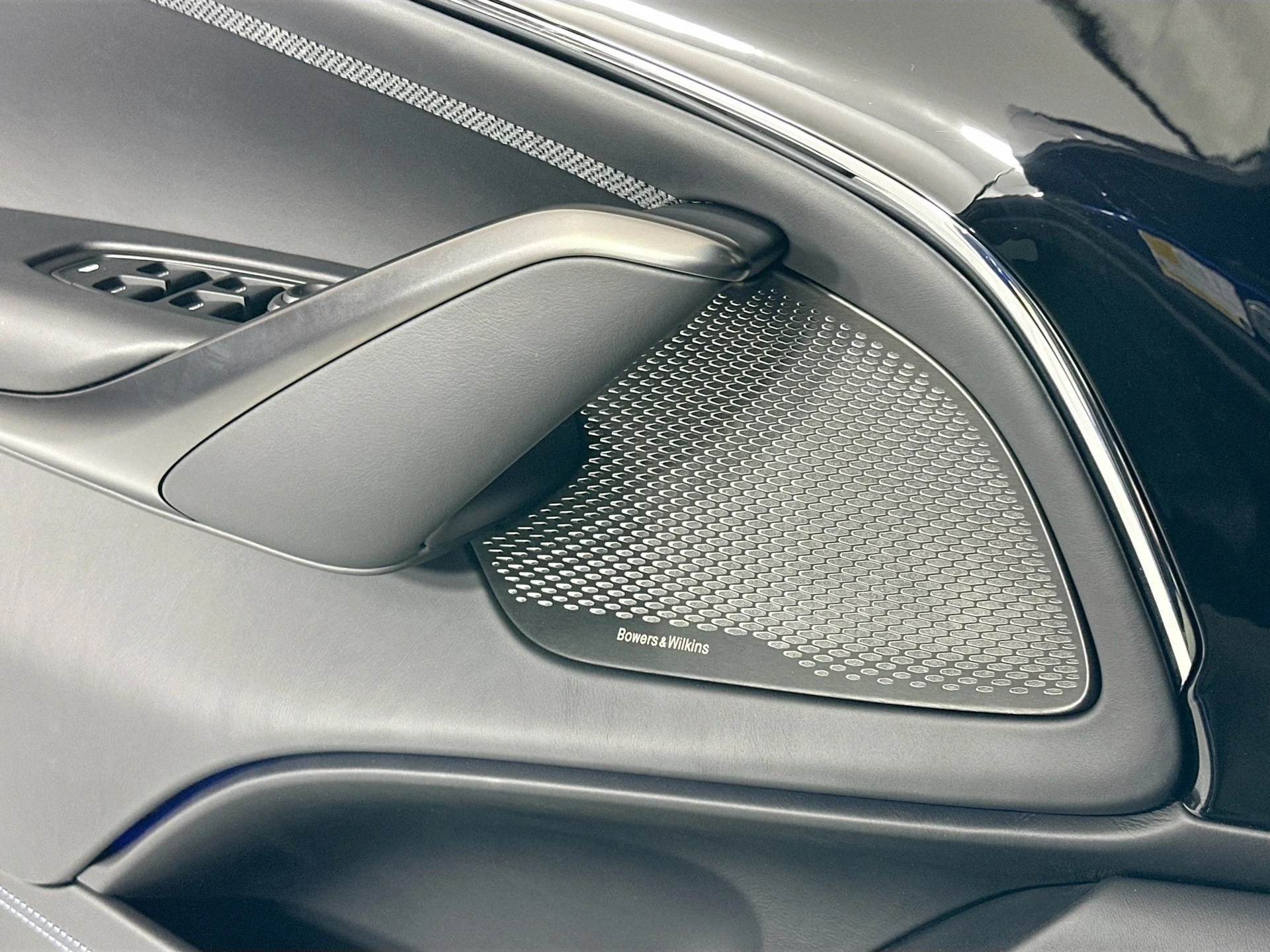 mph015_2156687796_16_5eaef07251