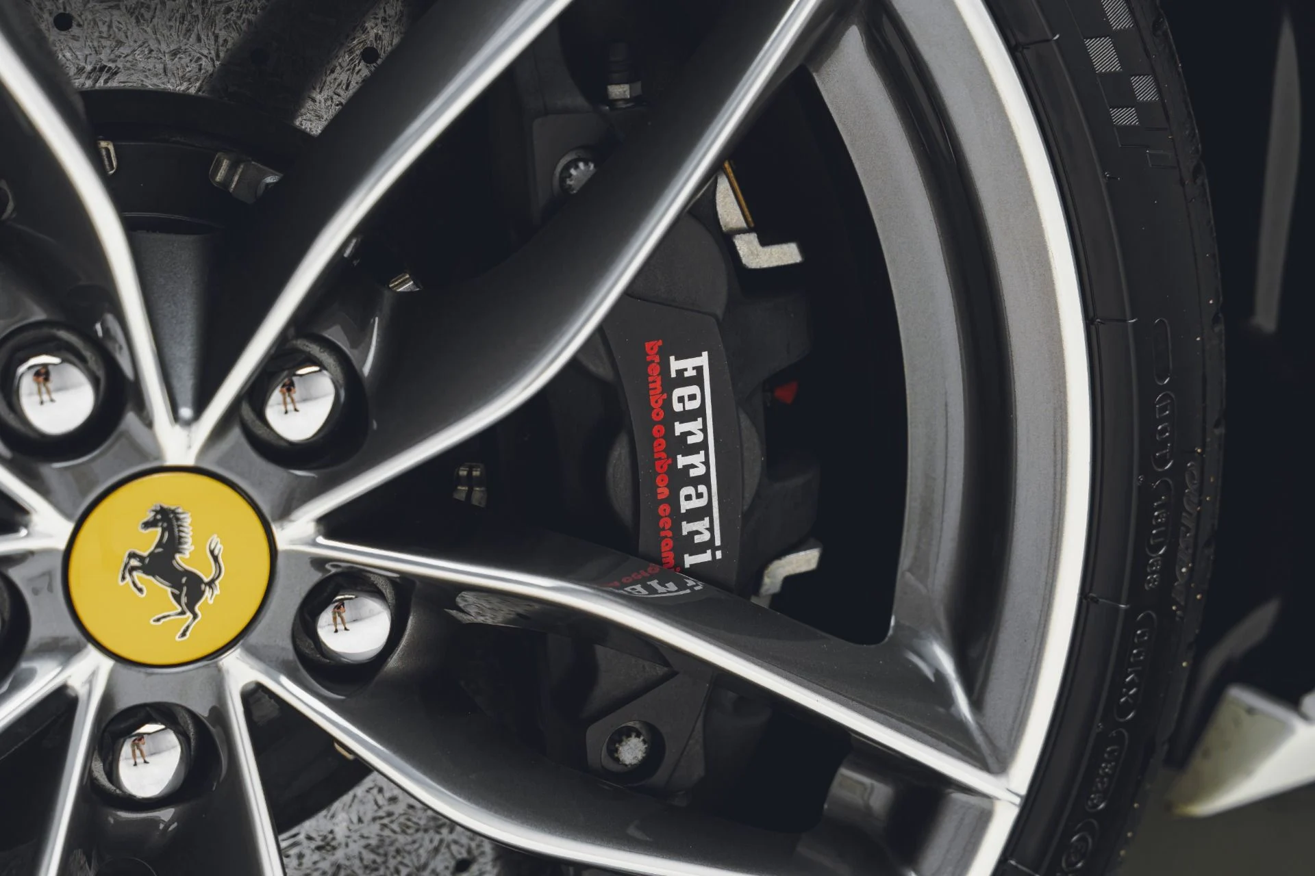 mph015_2164366712_Used_2018_Ferrari_488_GTB_1781823474_77e8640240