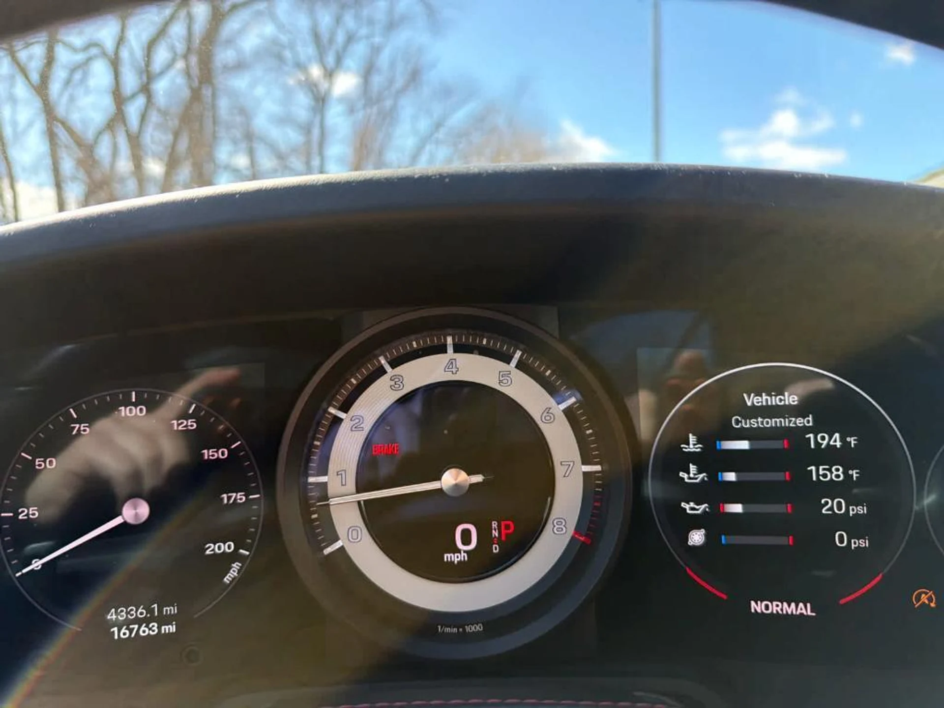 mph015_217314615_z_SA_Mj4u_BE_ys_L_Rf_DFO_Oix_E2_Vn_Y_ea40387f41