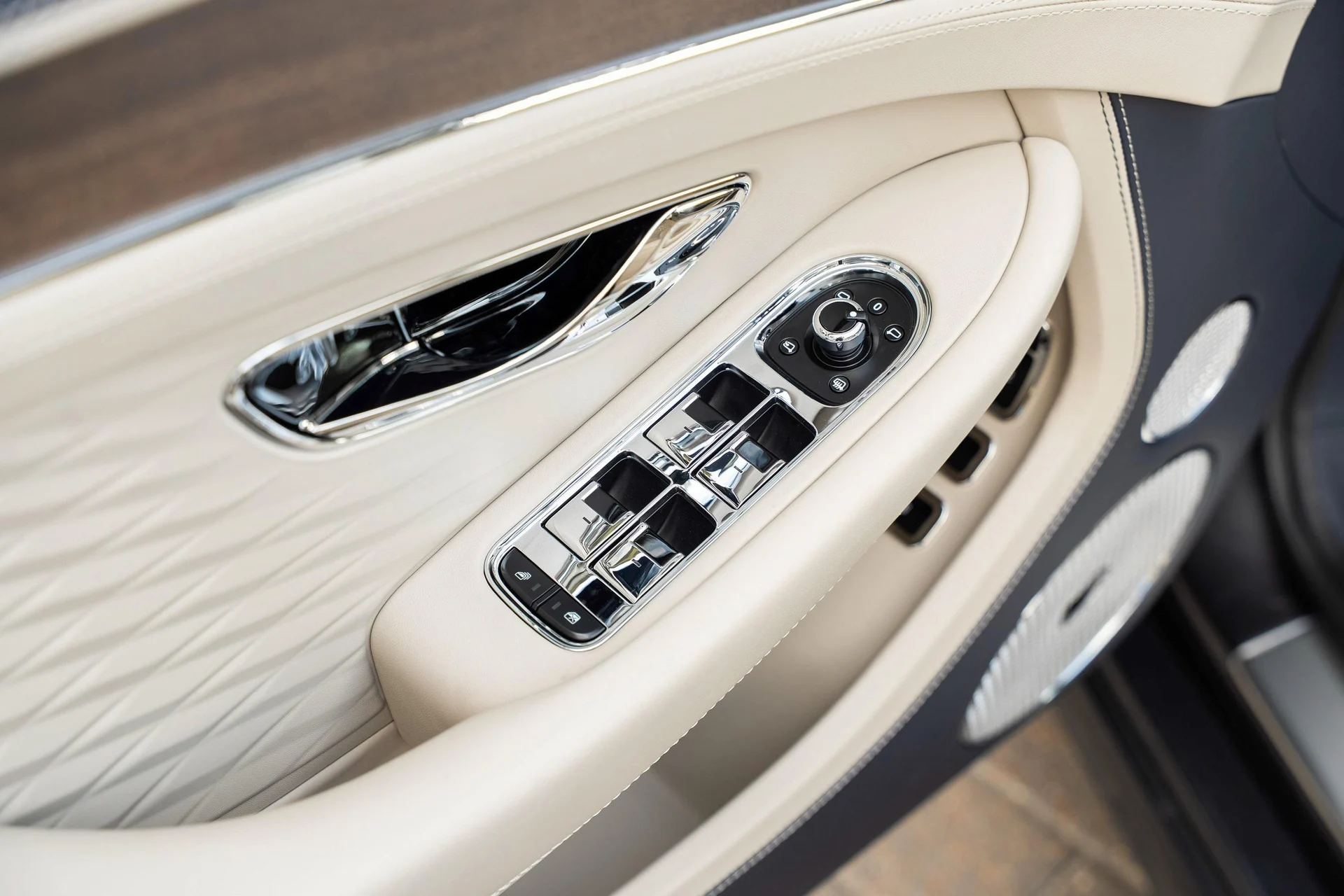 mph015_2173438805_470961999_692009b7af5727c8024d81fd_e86bc2df9d