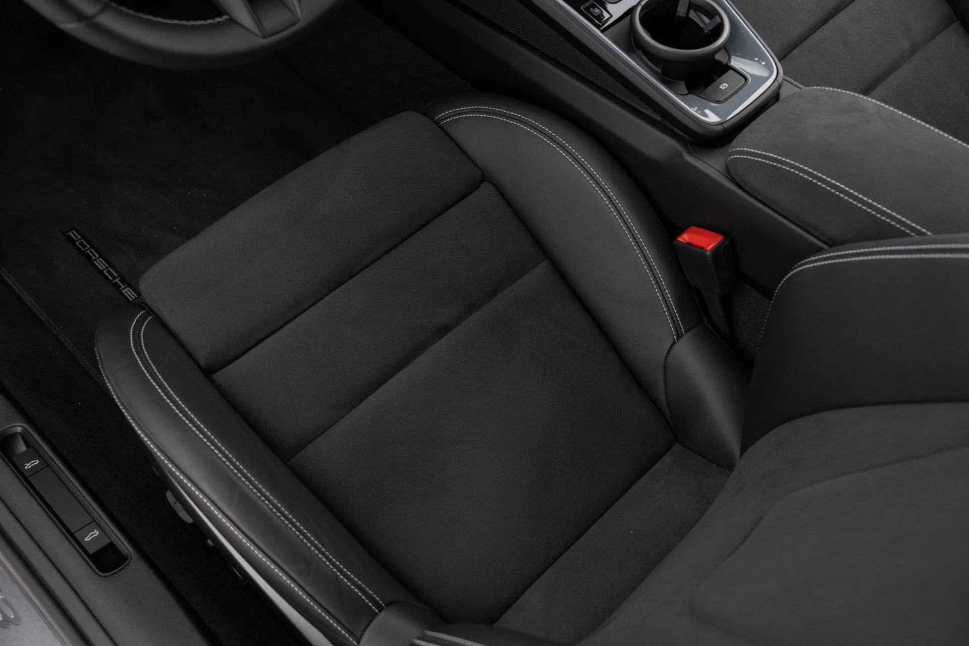 mph015_2175965472_Used_2024_Porsche_911_GT_3_1774634338_8ef6fa7251