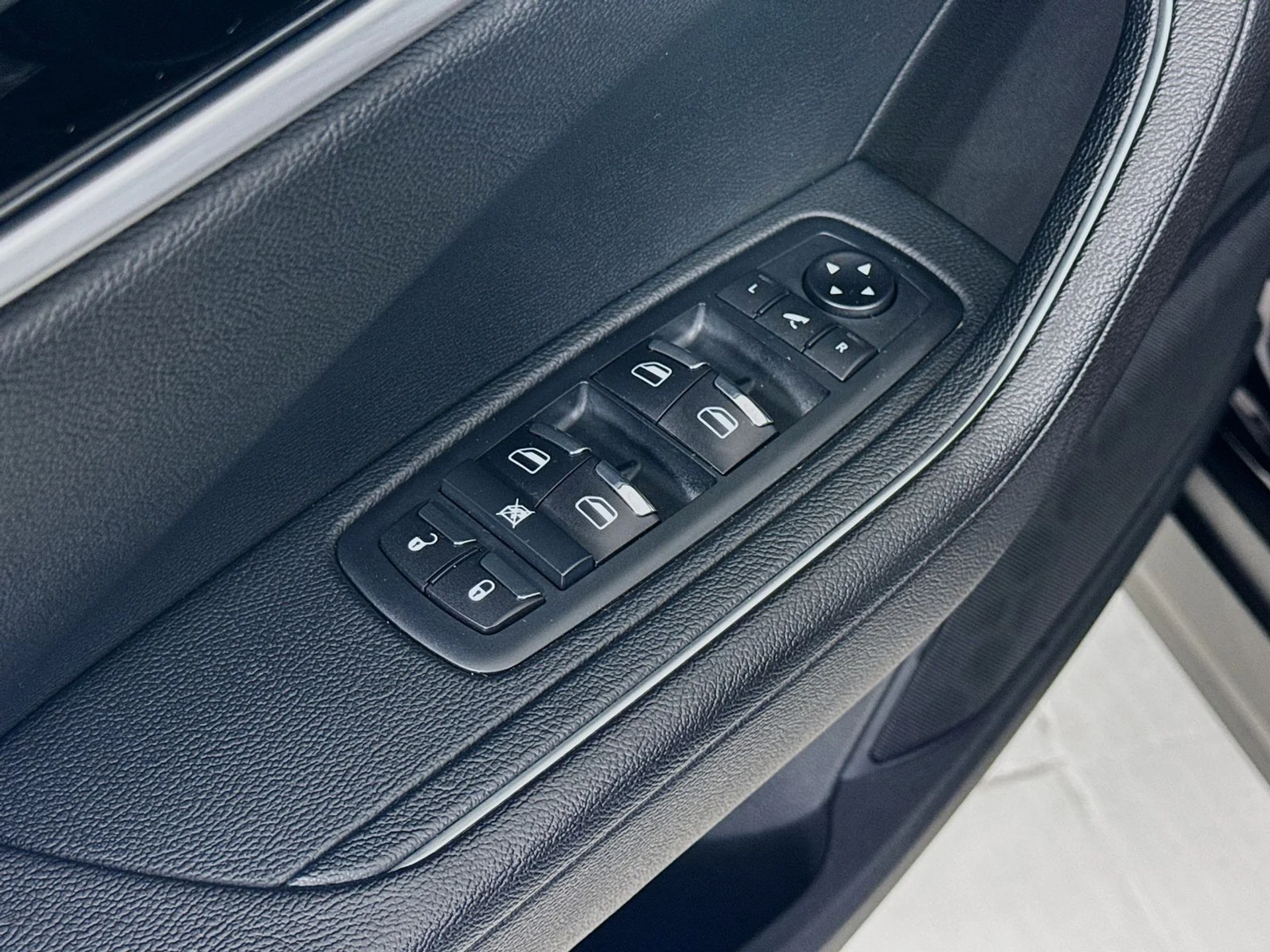 mph015_2177414391_387b2d55b99142637291fe3e9cdec6ffx_f6cc7c454f