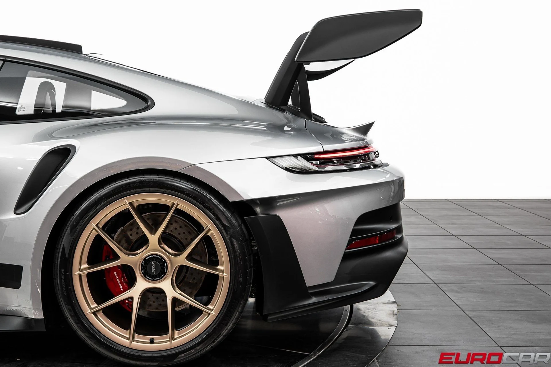 mph015_2184106275_image_16_0badf54f86