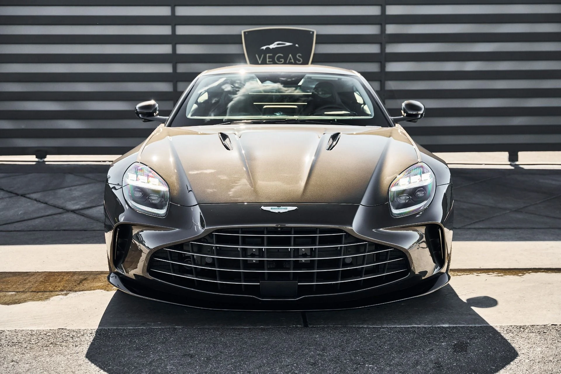 mph015_2184995166_Used_2026_Aston_Martin_Vantage_S_1778102456_fdc81c9544