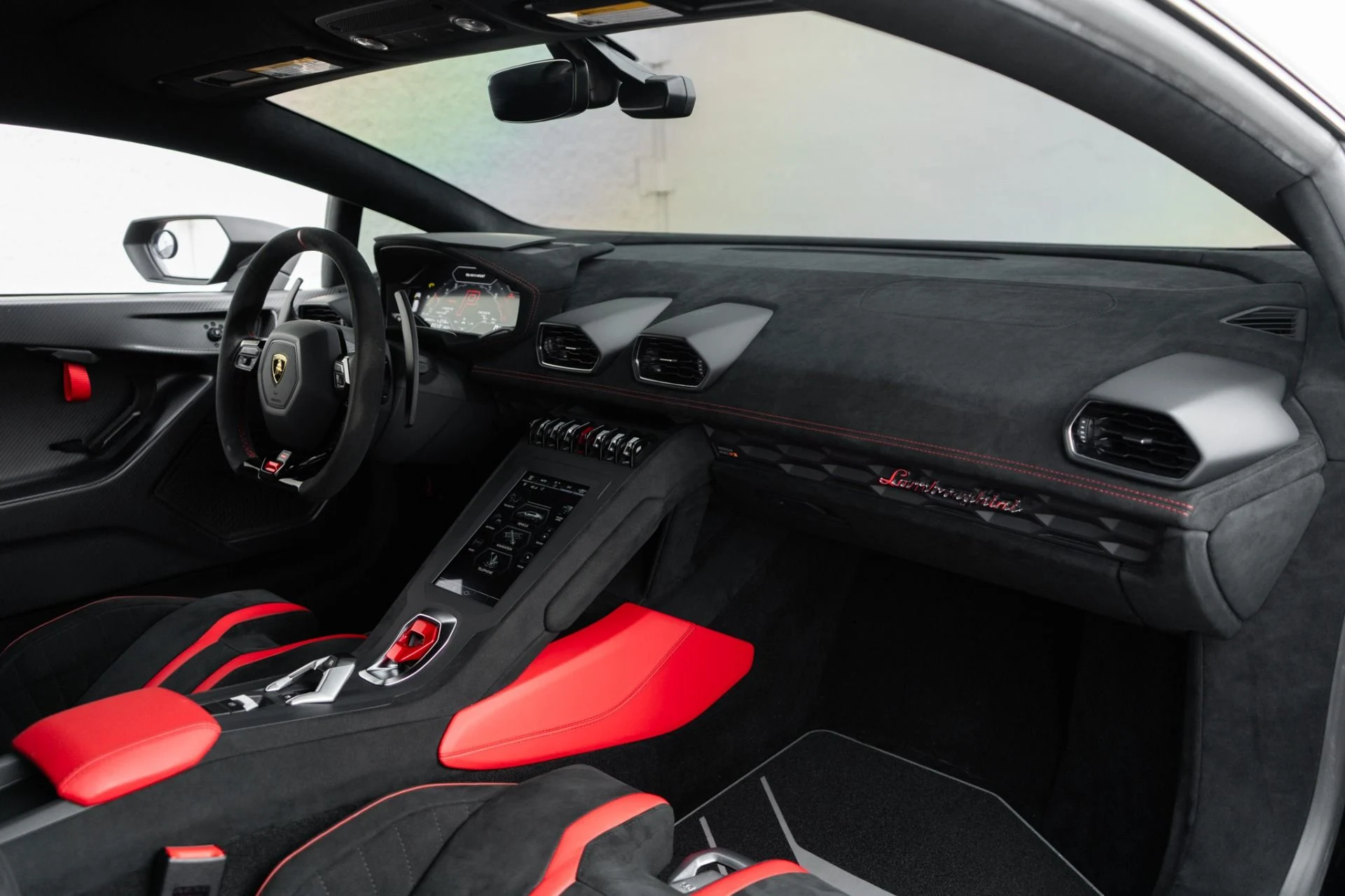 mph015_2188693374_Used_2022_Lamborghini_Huracan_STO_1772576757_6c3e0a26af