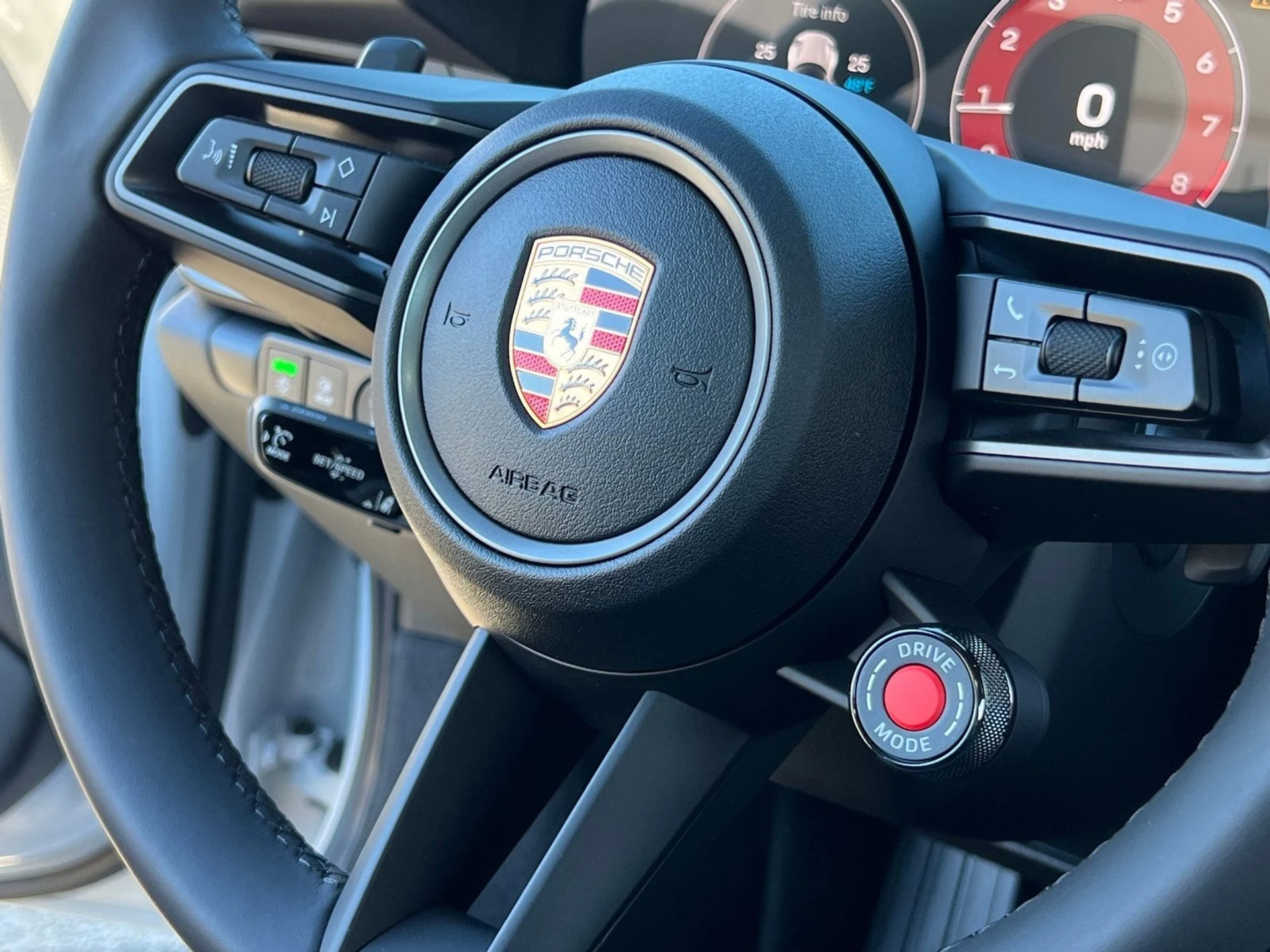 mph015_2192369946_e3356982c2c8b8b63cda33a78d7044eex_1048445b4a