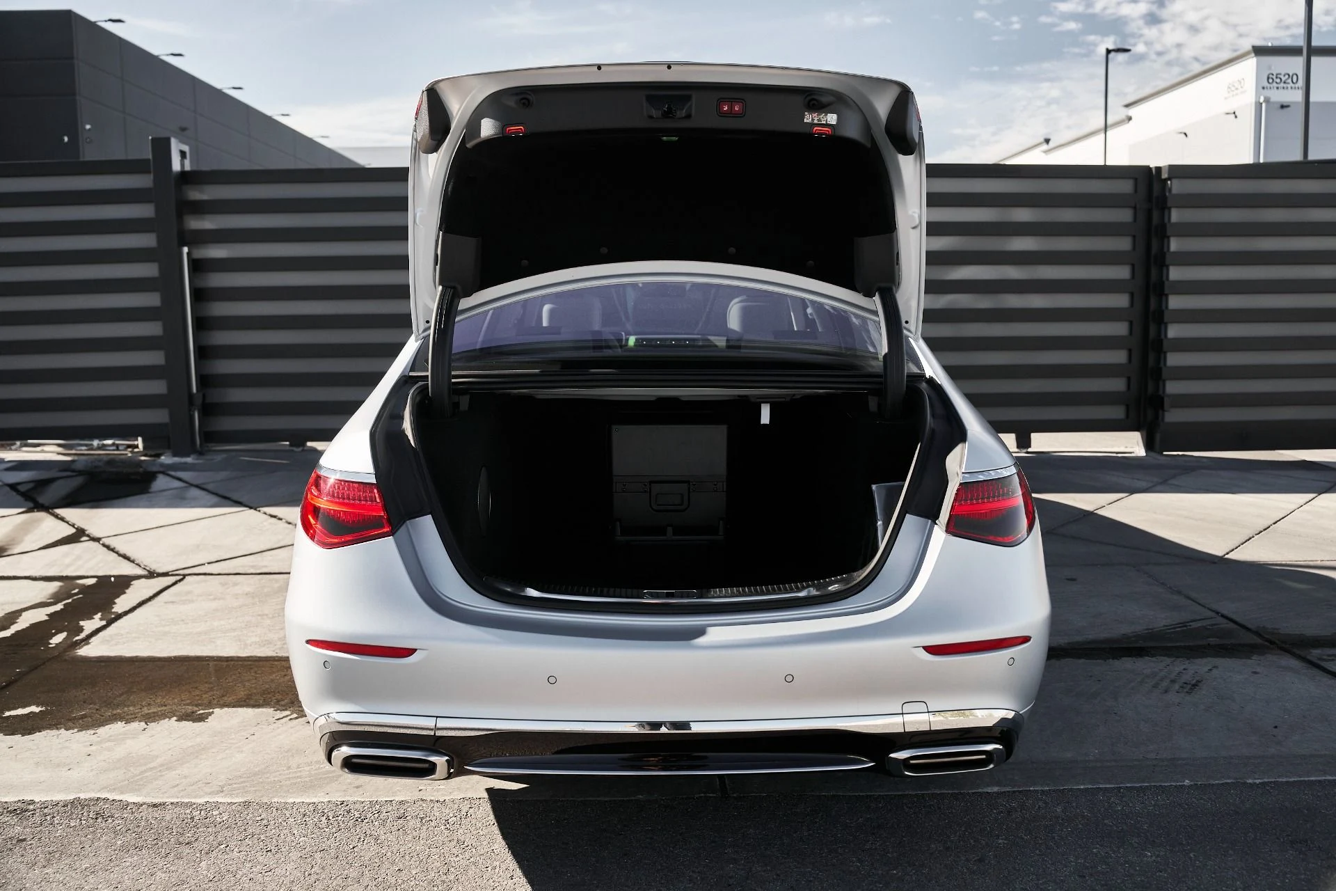 mph015_2196271799_Used_2024_Mercedes_Benz_S_Class_Maybach_S_680_1765936760_49c7f97328