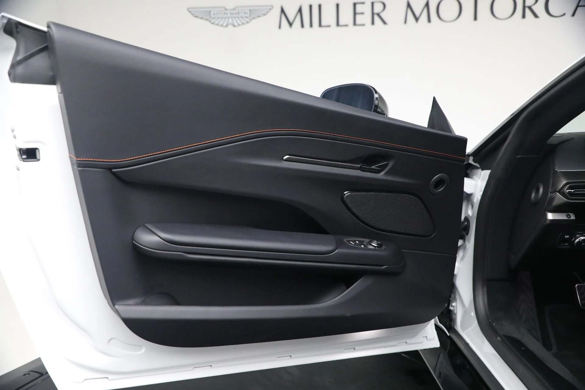 mph015_2197601899_New_2026_Aston_Martin_Vantage_S_1773251137_76a6cba804