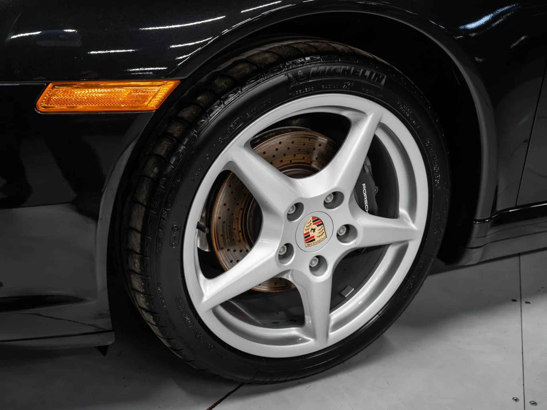 mph015_2197828144_porsche_911_2006_f6574f7972