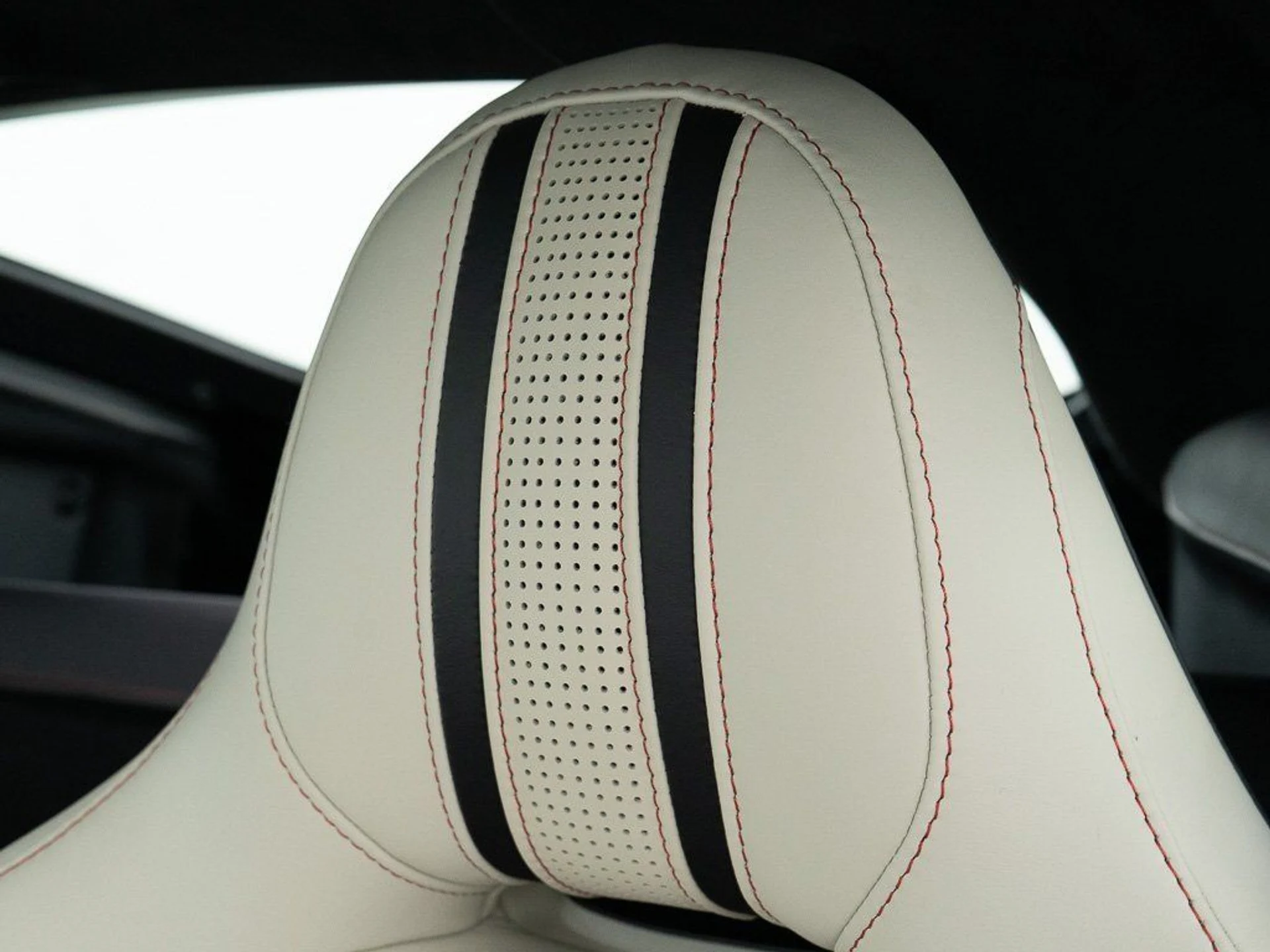 mph015_2200219627_662a8c1fedbc522fa960dfa09d387f25_5823559884