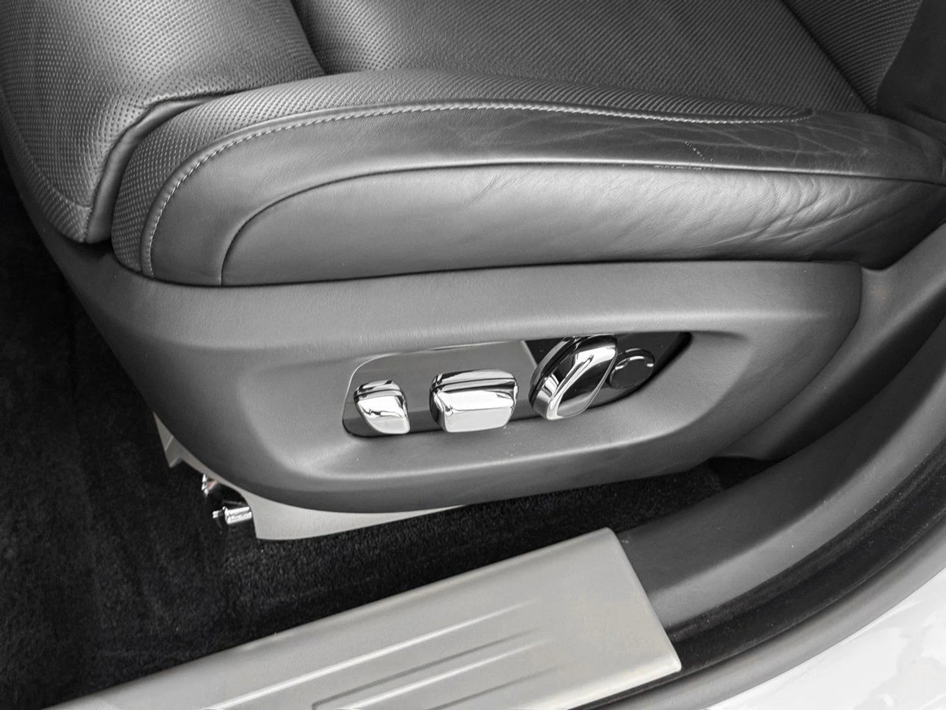 mph015_2205892040_0d8bdefada7d95fd11e2aacb72704f46x_1d3d92c37e