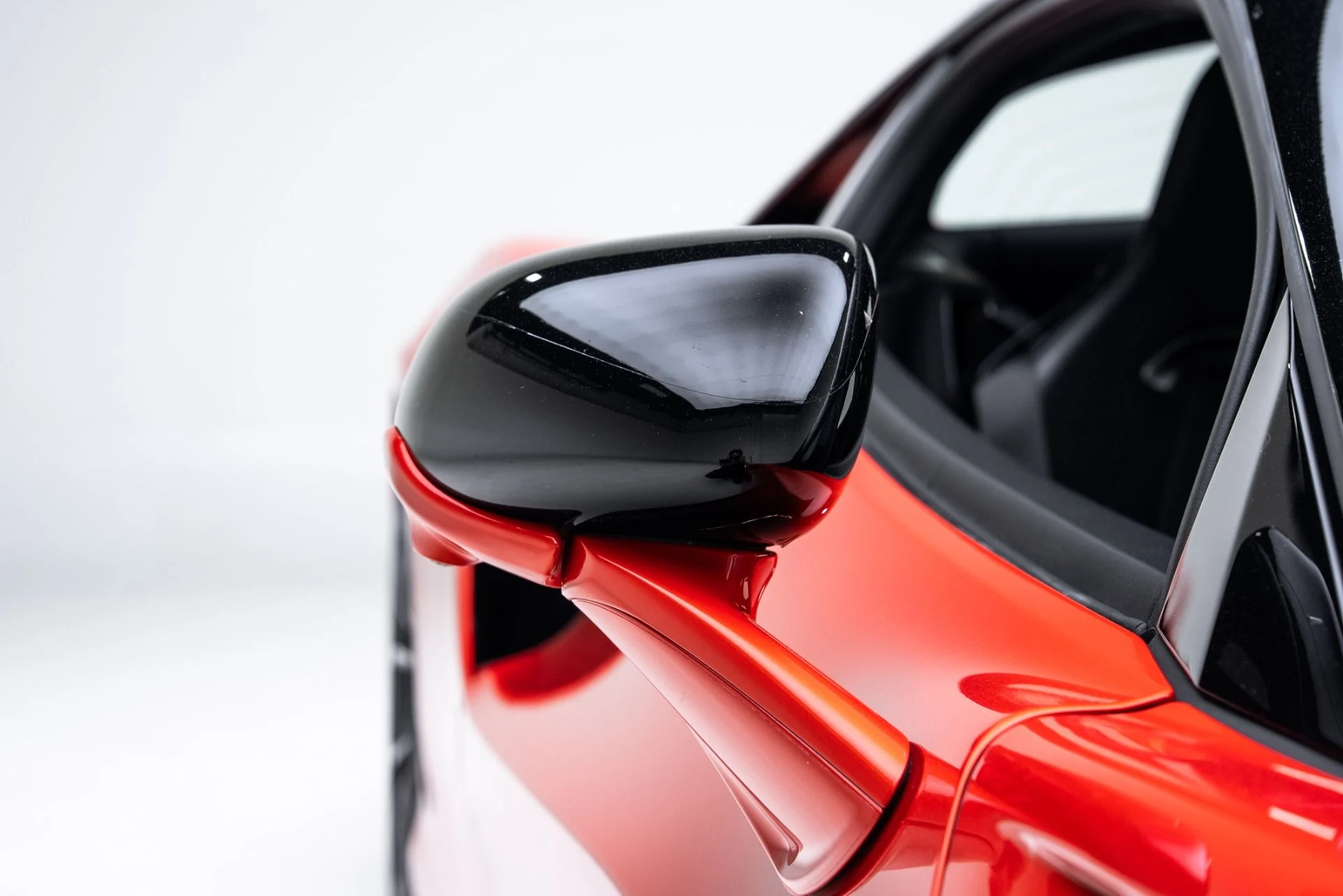 mph015_220591423_Used_2024_Mc_Laren_Artura_1774465239_8f2d7ee89d