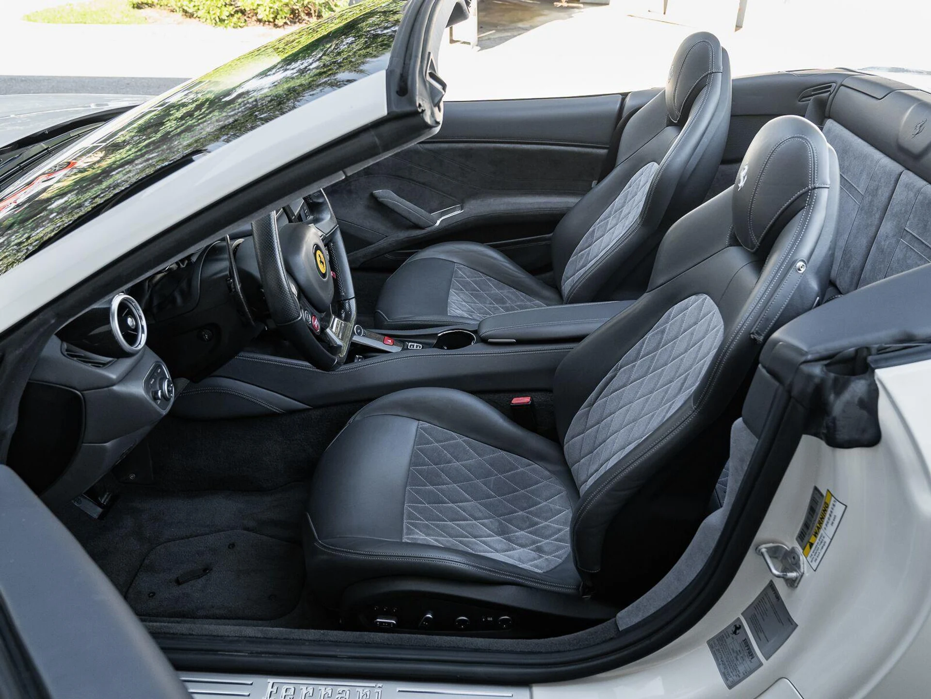 mph015_2208681295_Used_2015_Ferrari_California_T_1793034433_469f2d9f49