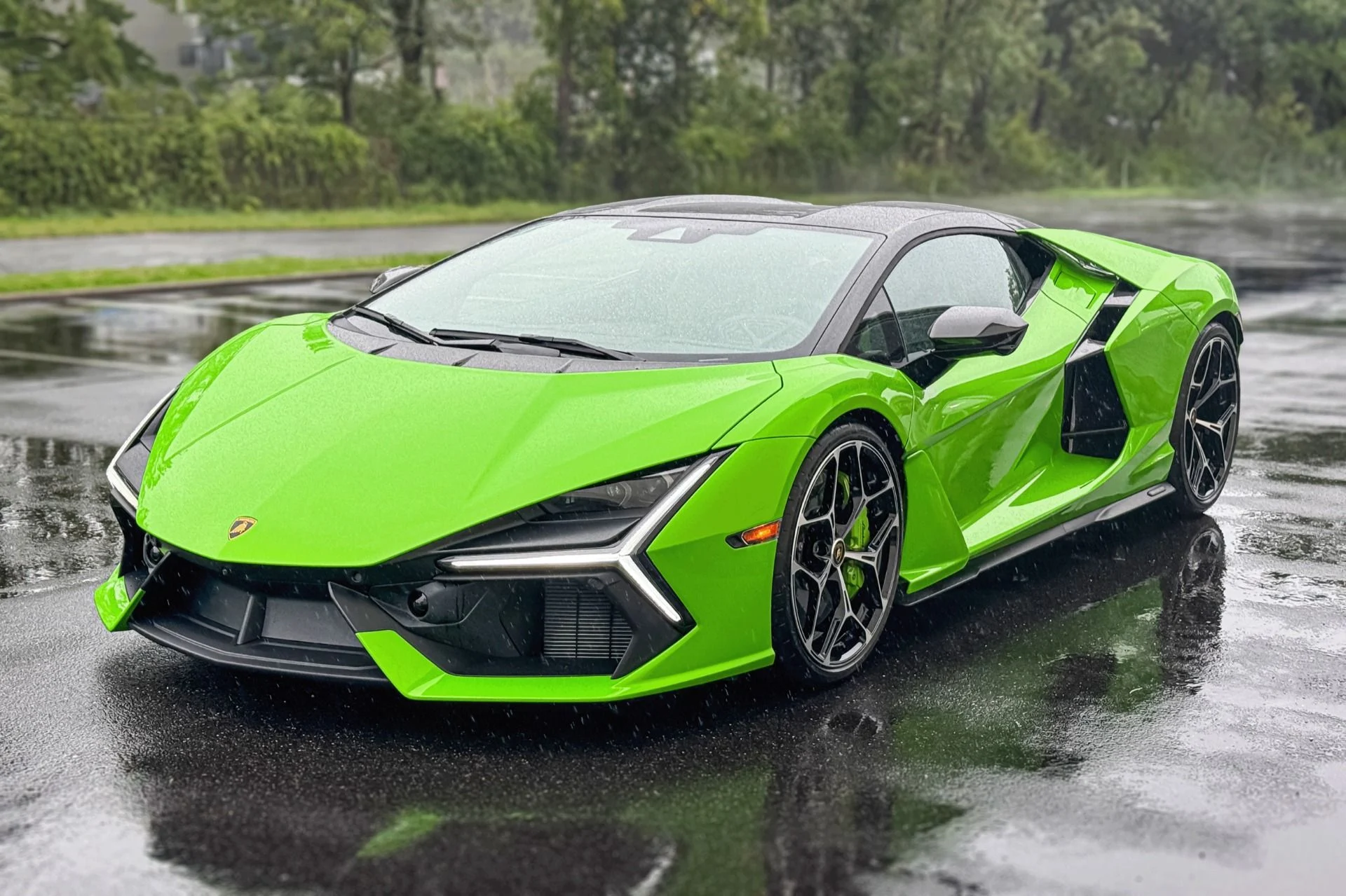 mph015_2211071424_Used_2025_Lamborghini_Revuelto_1755791055_263ac2607e