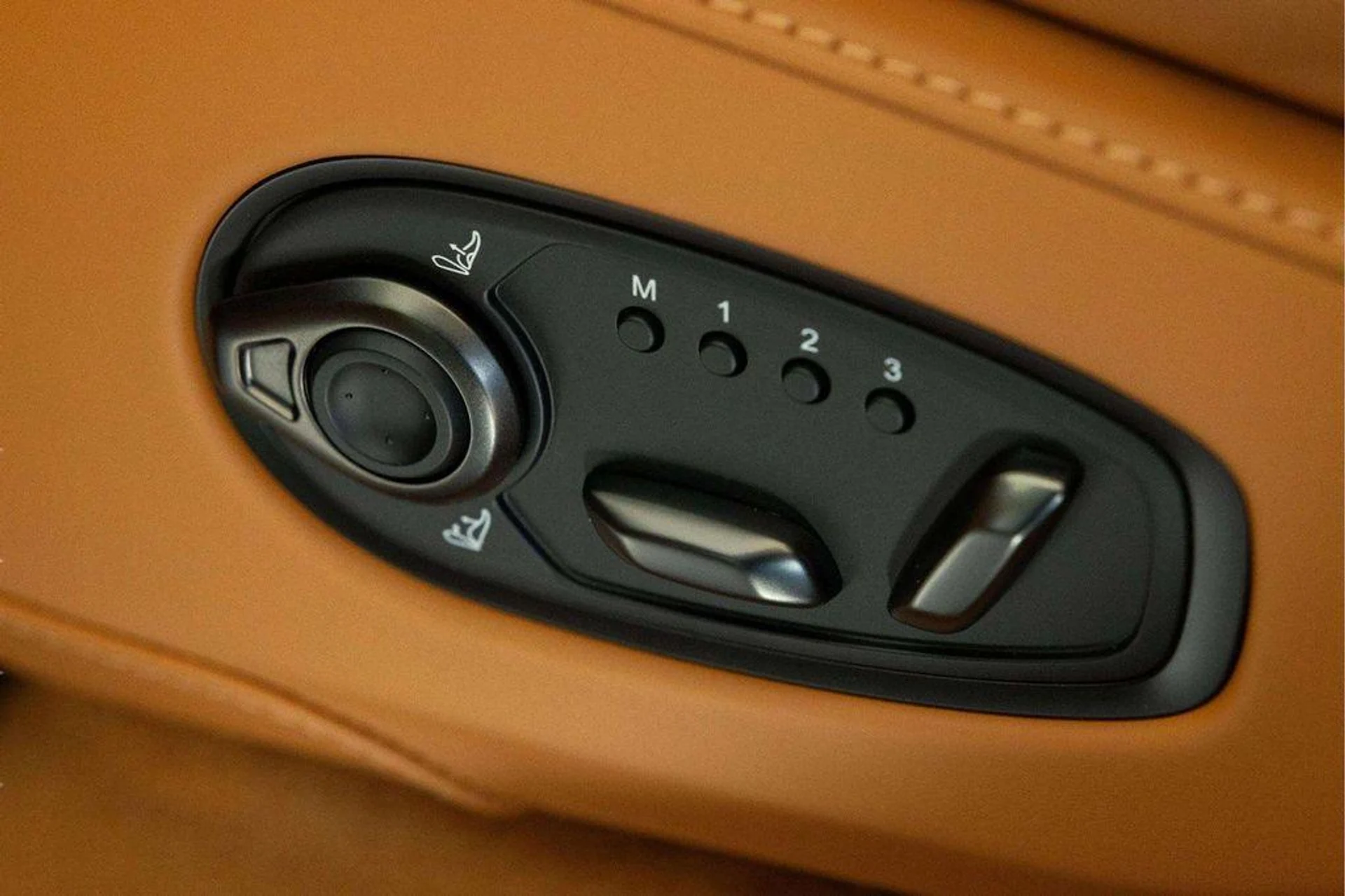 mph015_2215228743_b_L_Mw_BR_Bno4_V3kmrw_Xk_E_Hz_I_Spd_E_7f7defe442