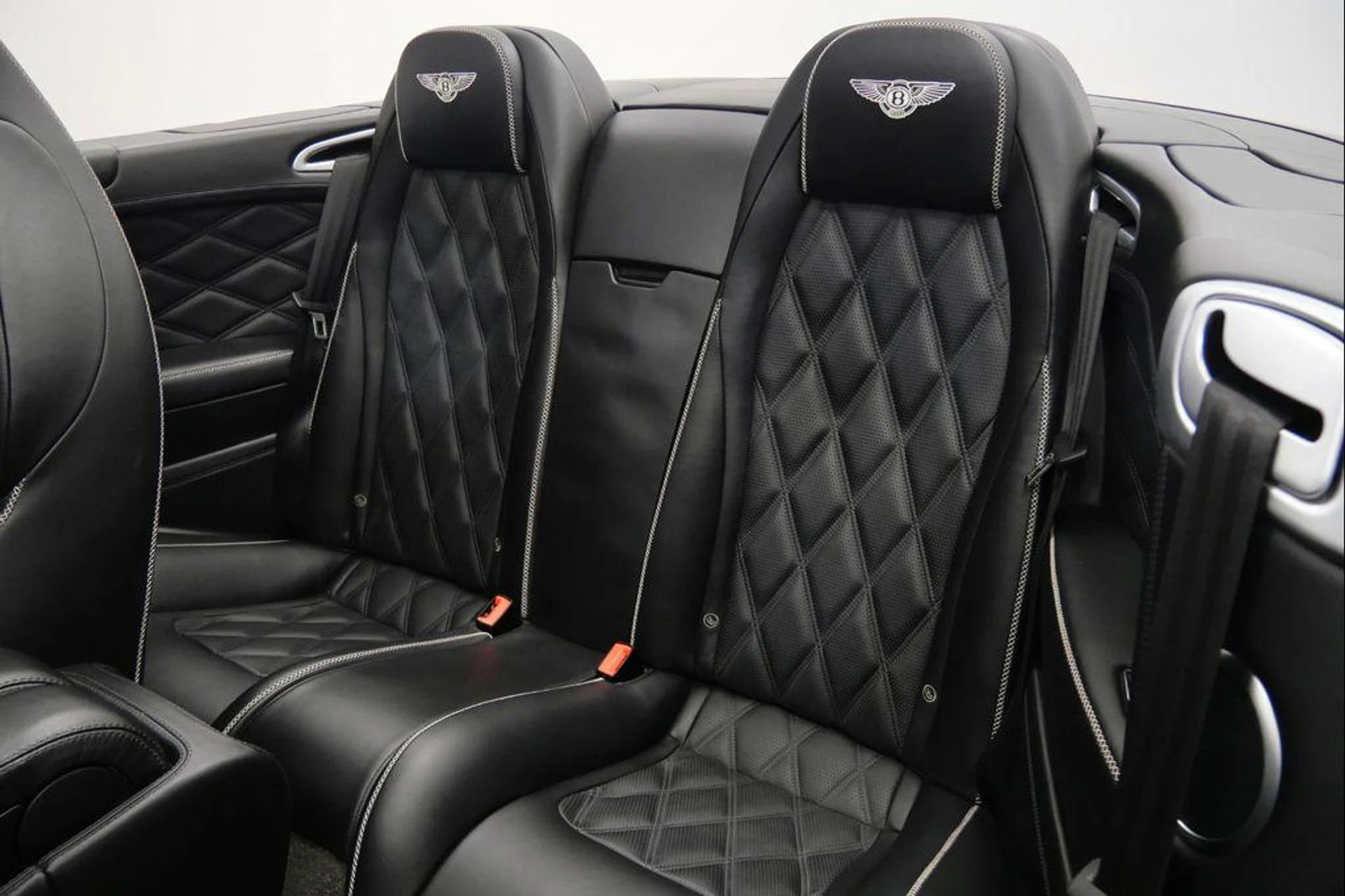 mph015_2215597623_Os_W_h03_W_Df_UZJYATJE_VF_Ks_A5e4_d93e8c7111