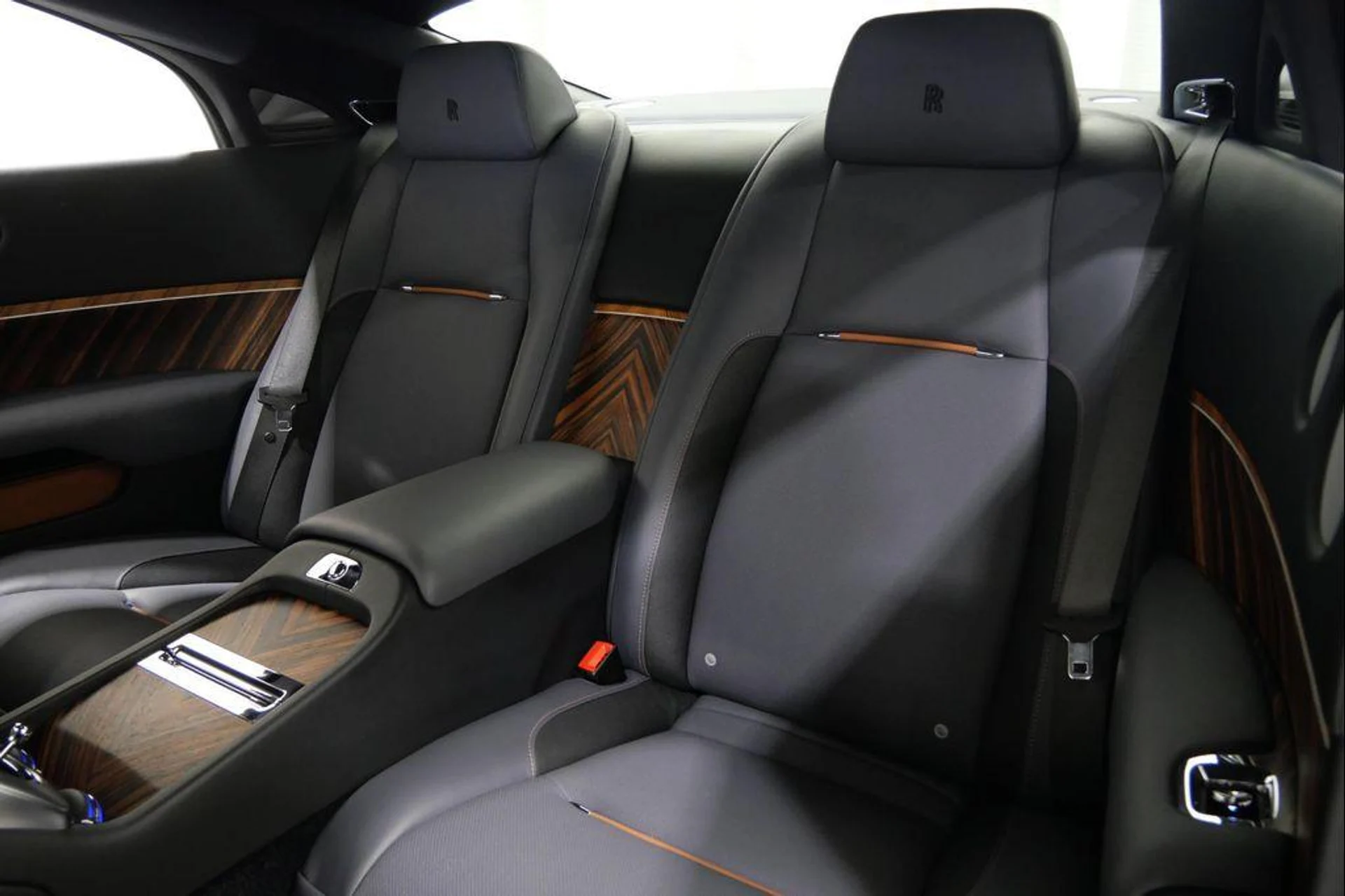 mph015_2216145498_g_S_Bm4zpx_N8e1uw_Nc_Hkp_T_Gpdi_Ou4_96340484aa