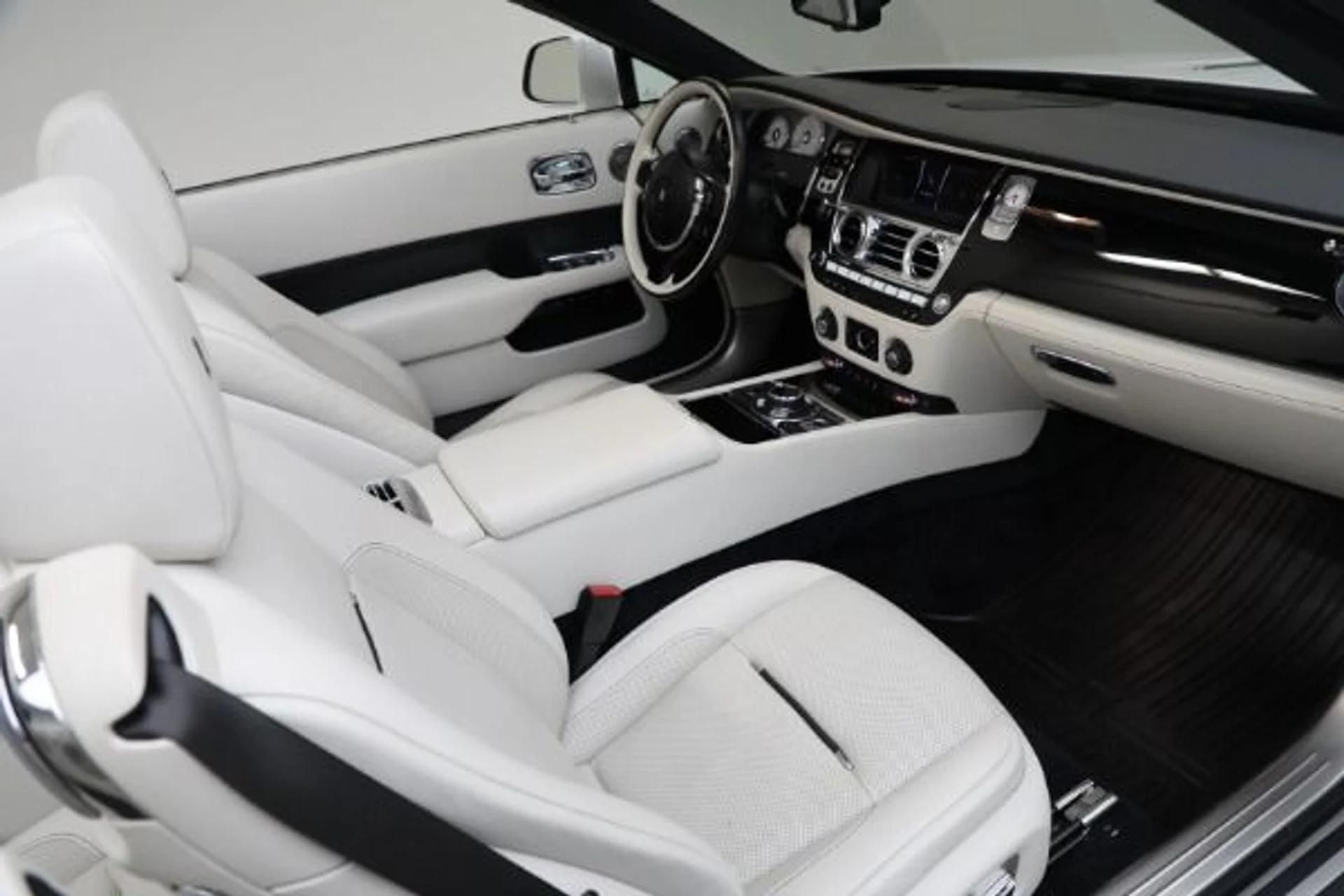 mph015_2216260422_Used_2019_Rolls_Royce_Dawn_393e337490