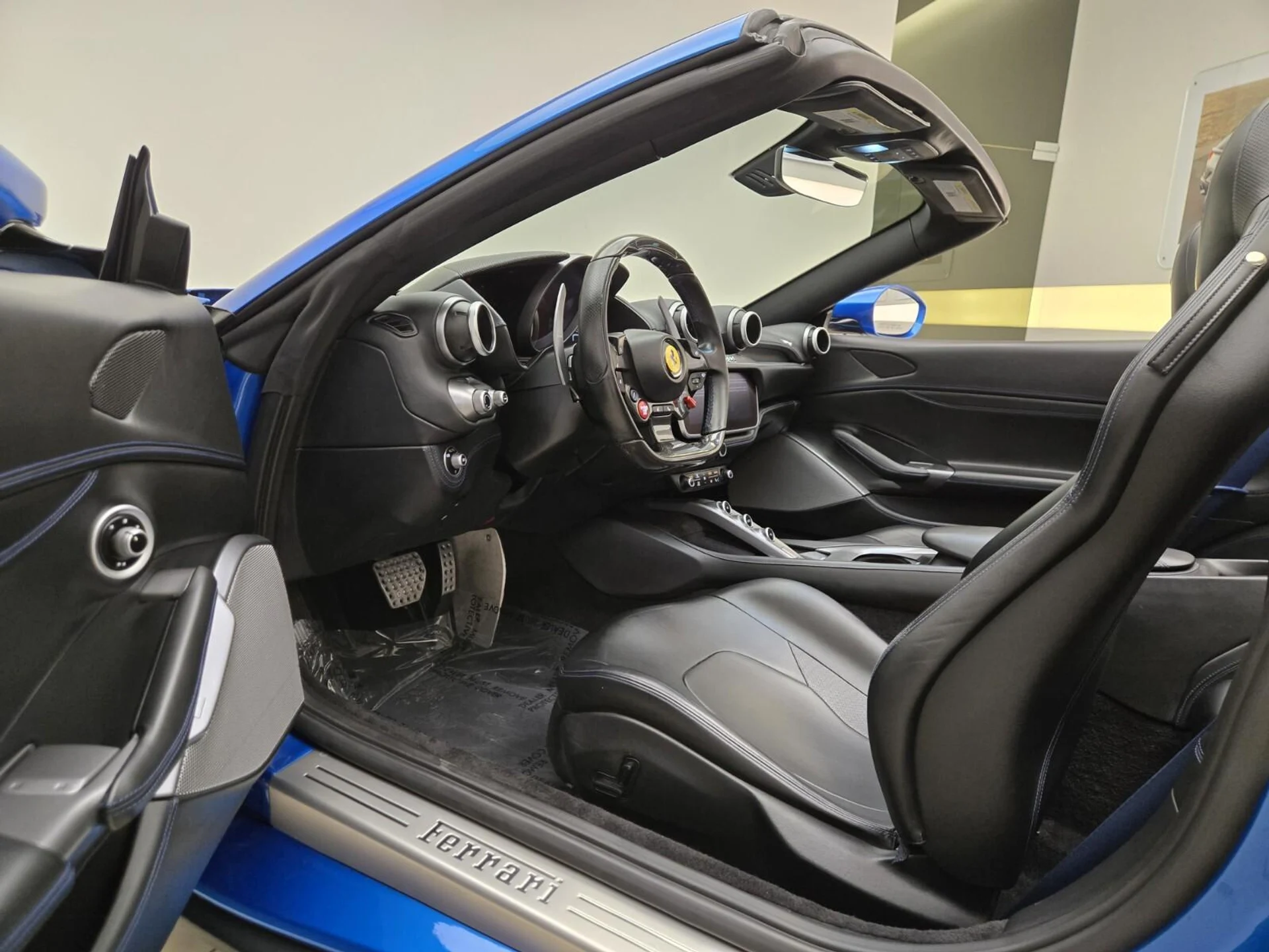 mph015_2218518141_Used_2019_Ferrari_Portofino_1754634644_732e2a9b86
